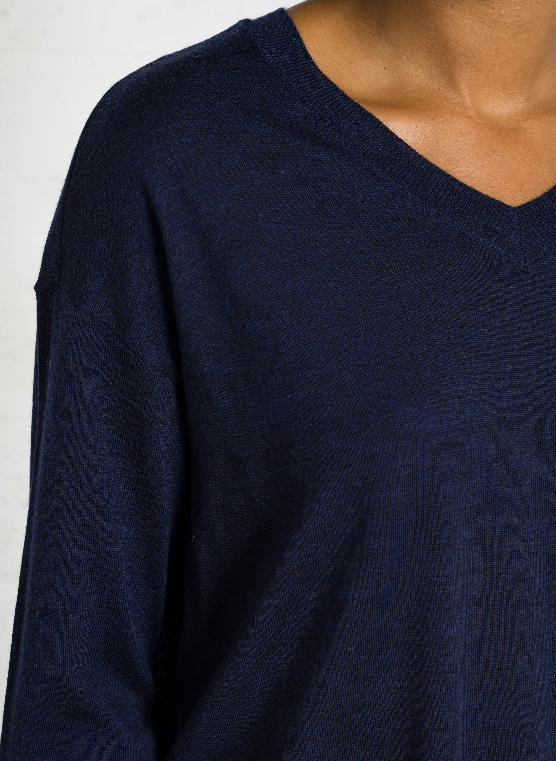 Pull droit à col v en laine SUD EXPRESS Bleu