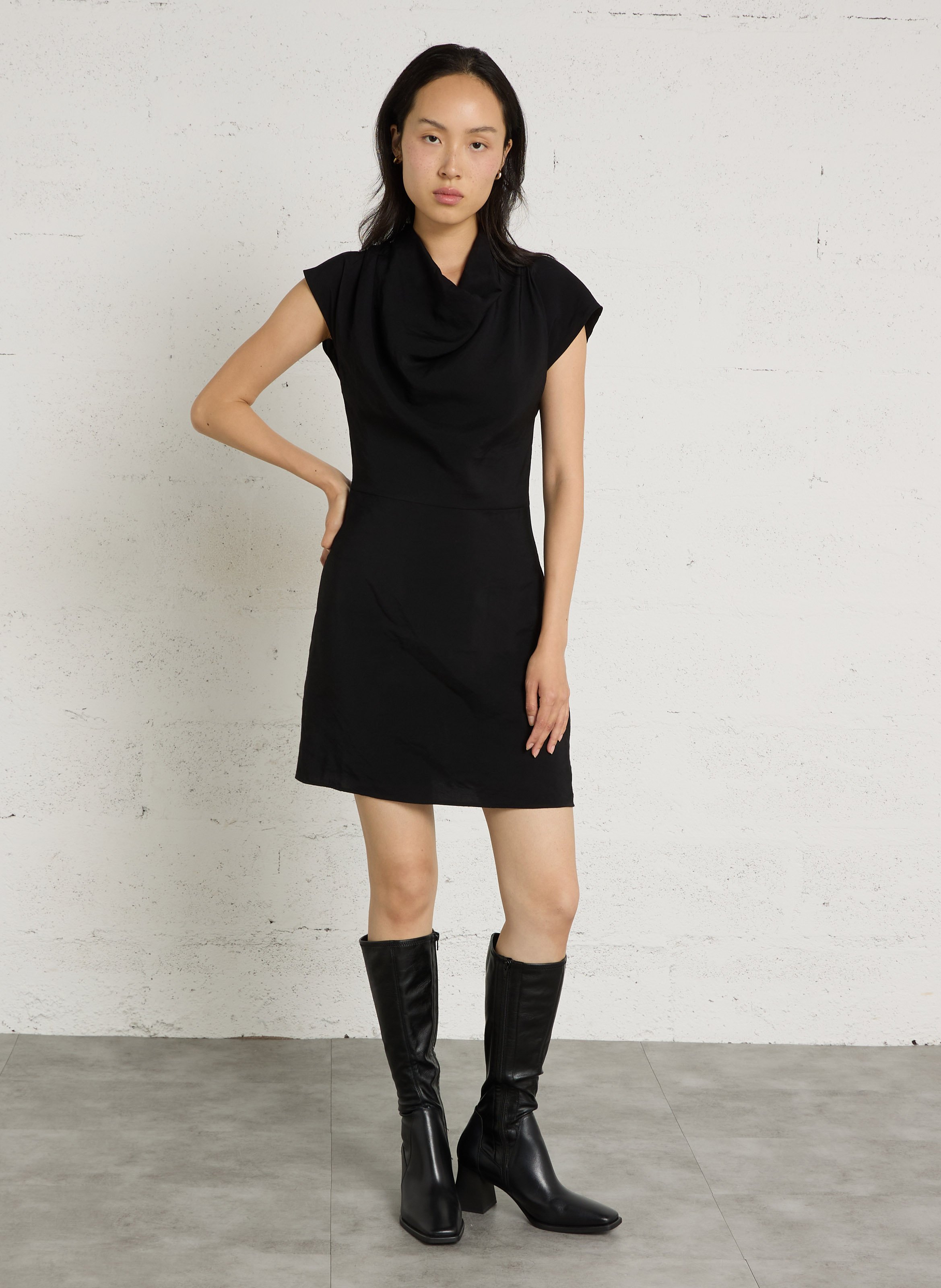 Robe courte col bénitier IKKS Noir