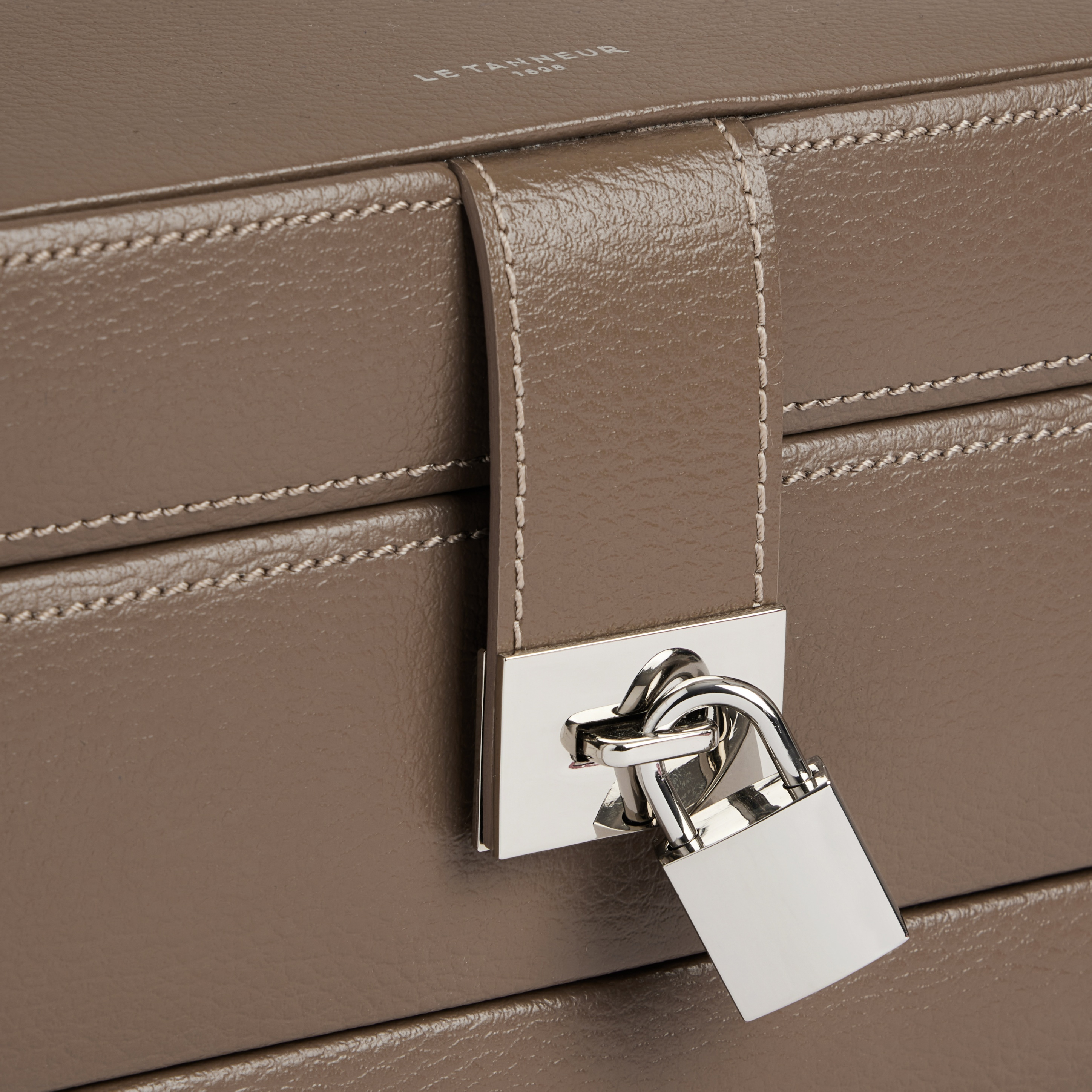 Medium-sized leather jewelry box LE TANNEUR Brown