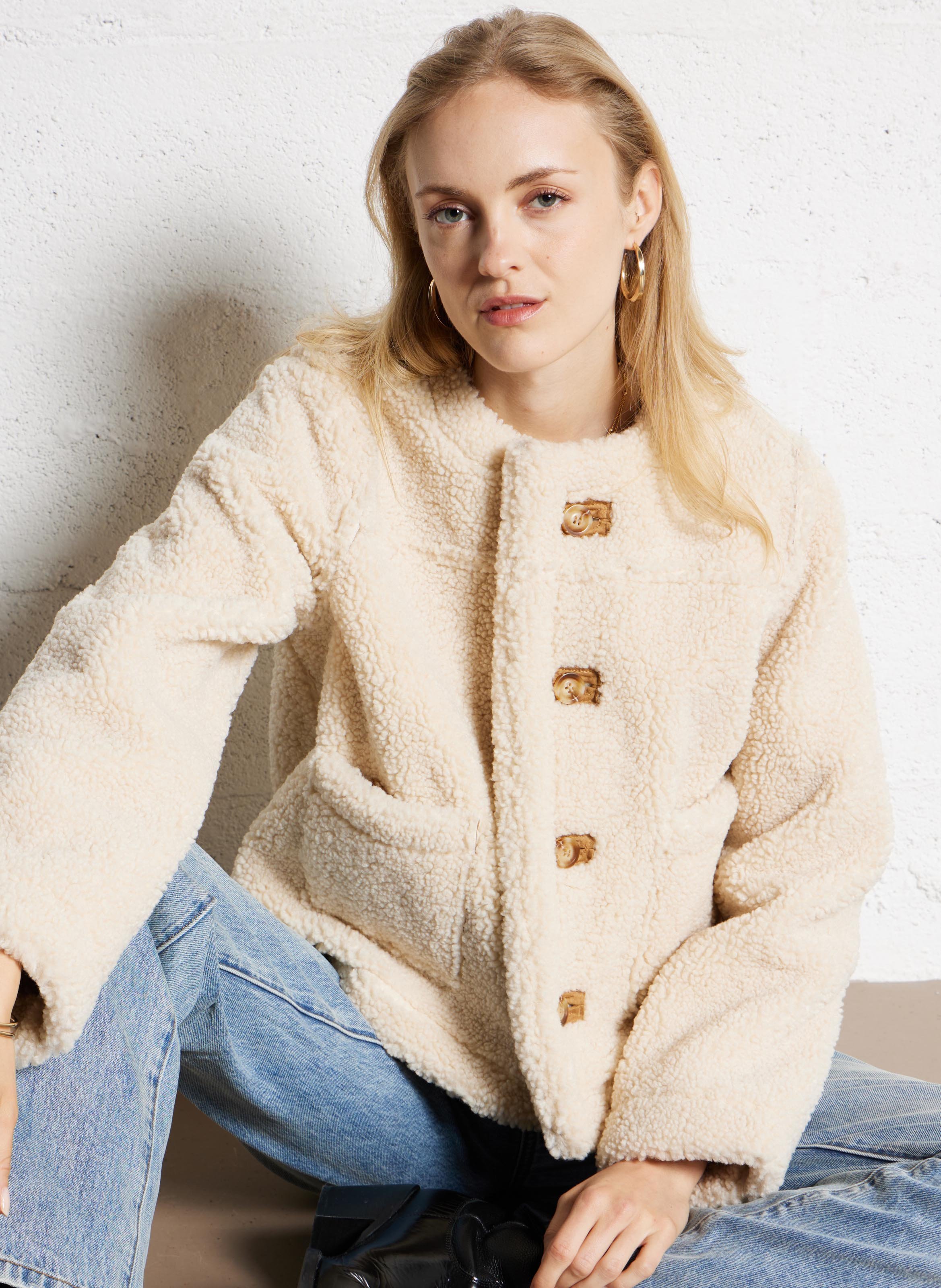 Veste droite boutonnée suédine SUNCOO Beige