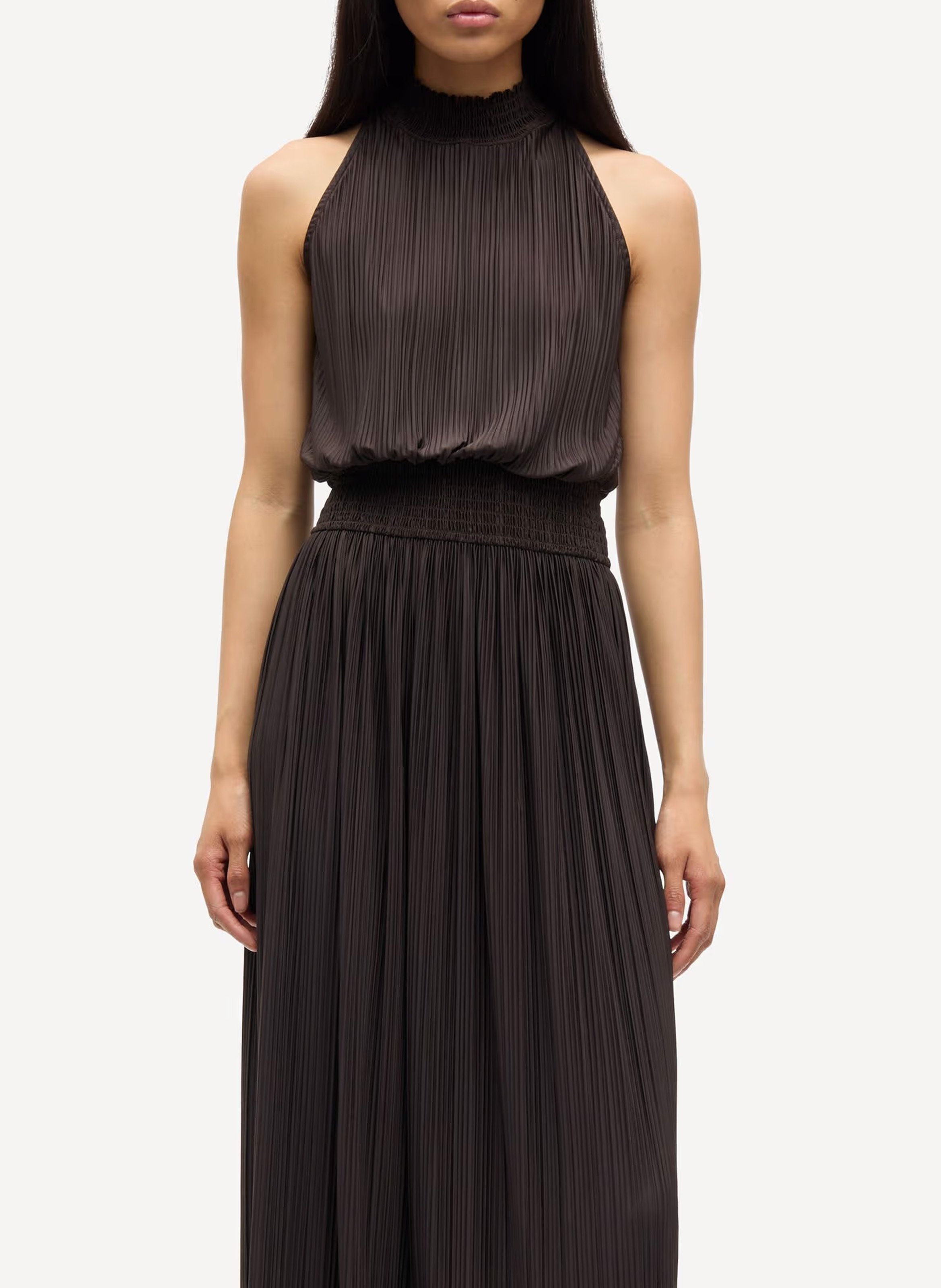 Robe longue droite plissée à encolure montante SAMSOE SAMSOE Marron
