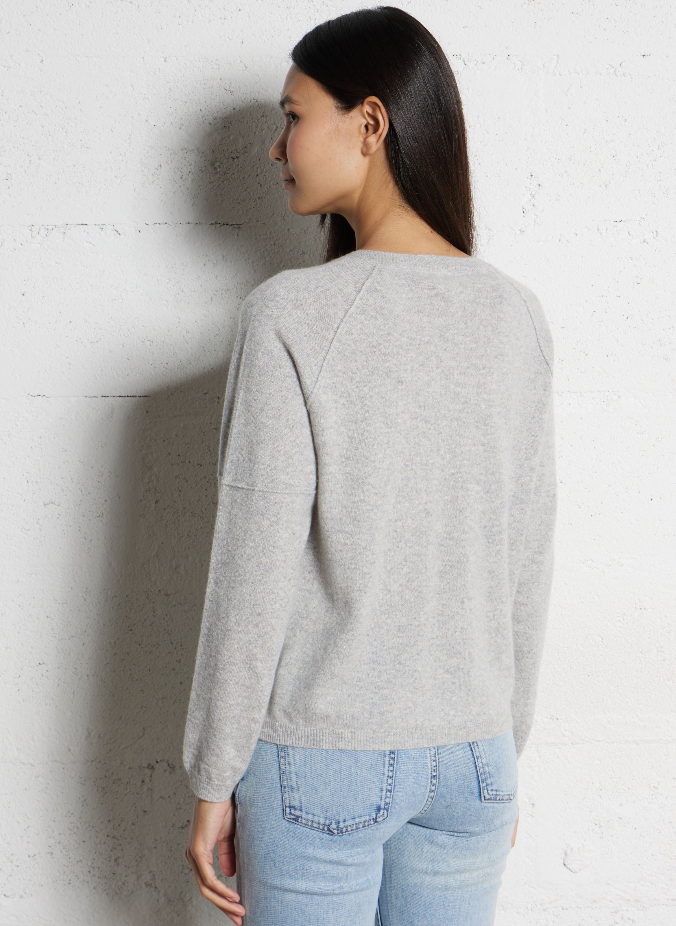 Ronde hals trui in effen kasjmier MAISON 123 Grijs