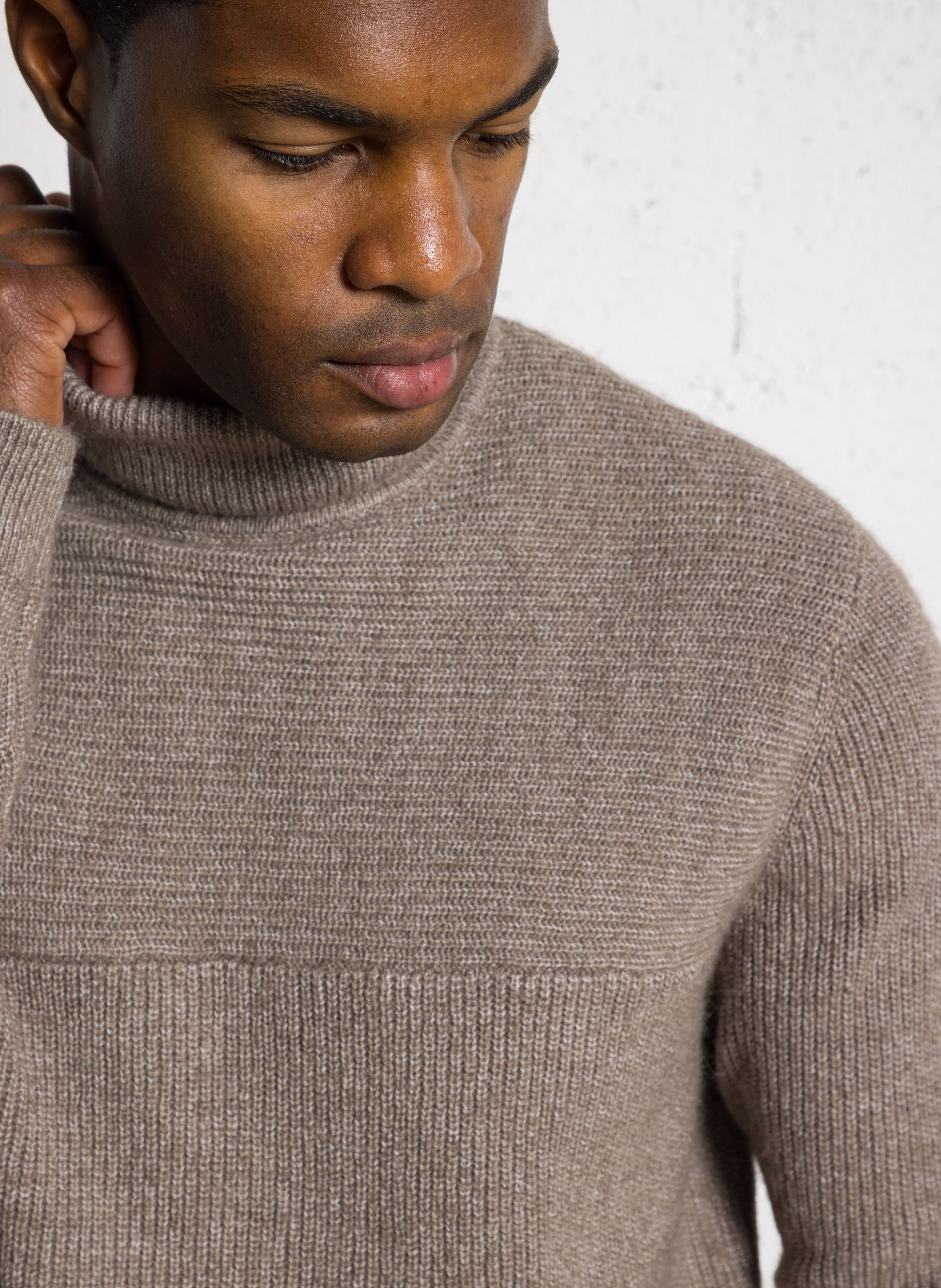 Gerade geschnittener Rollkragenpullover IKKS Braun