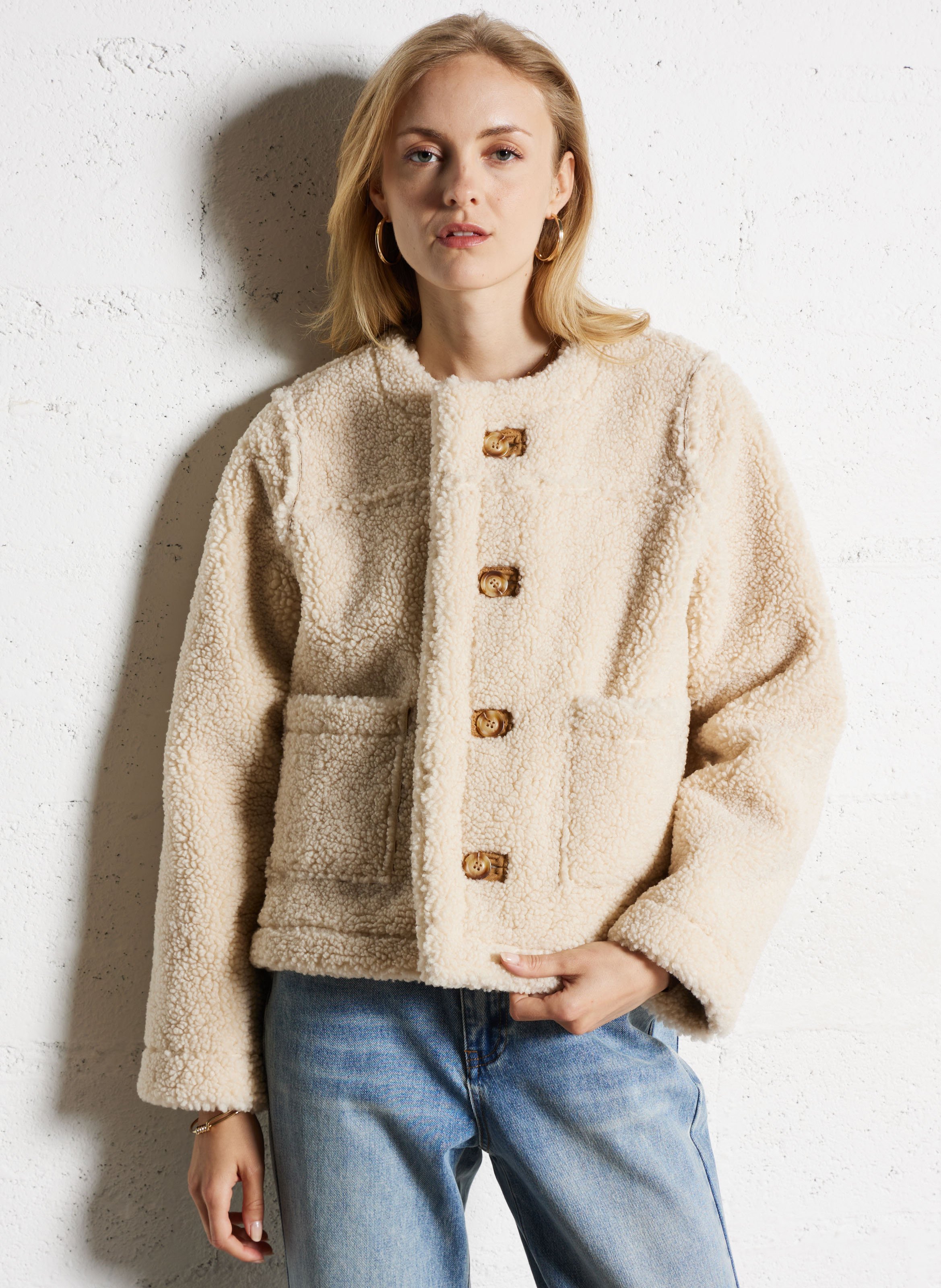 Veste droite boutonnée suédine SUNCOO Beige