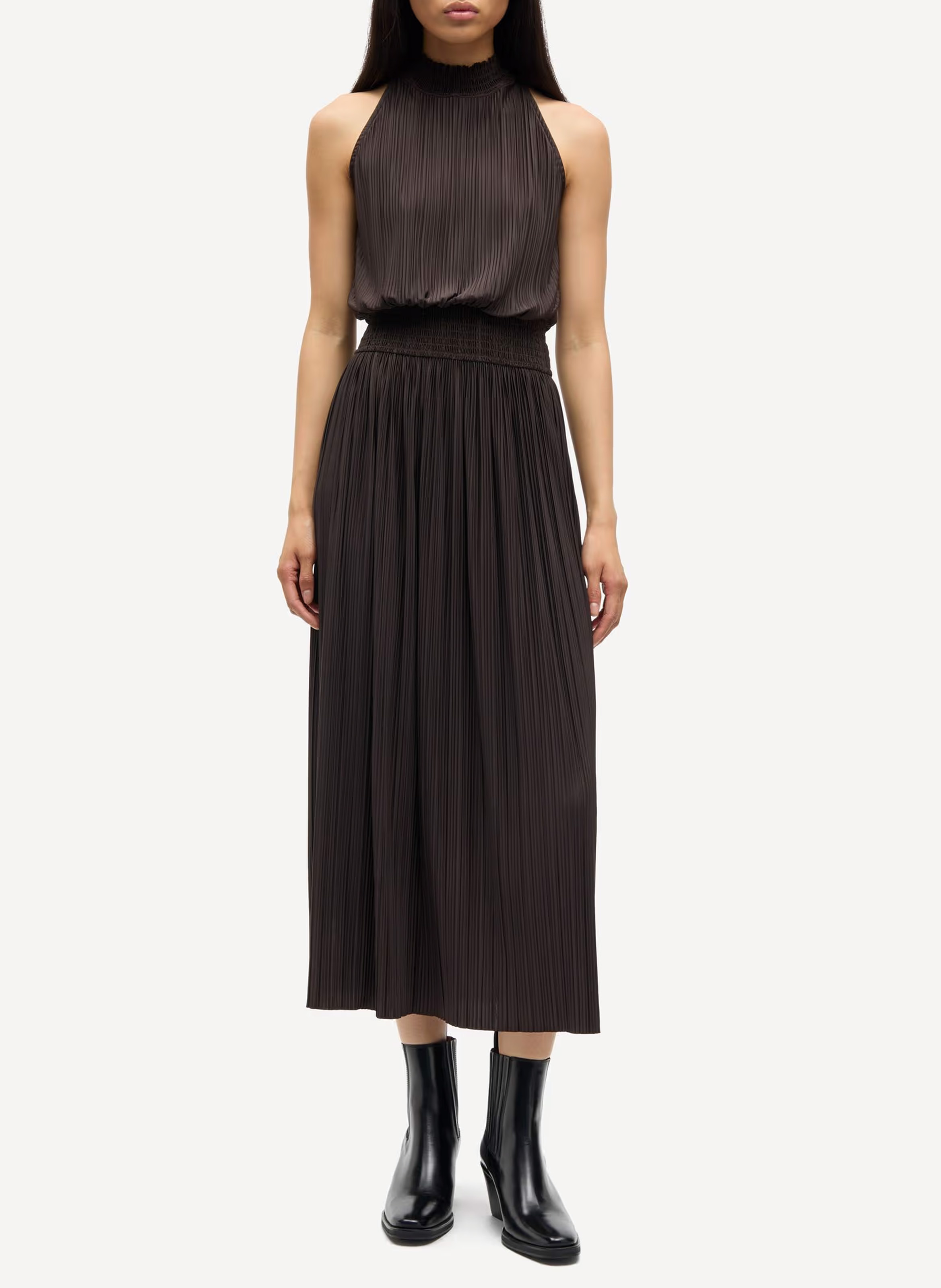 Robe longue droite plissée à encolure montante SAMSOE SAMSOE Marron