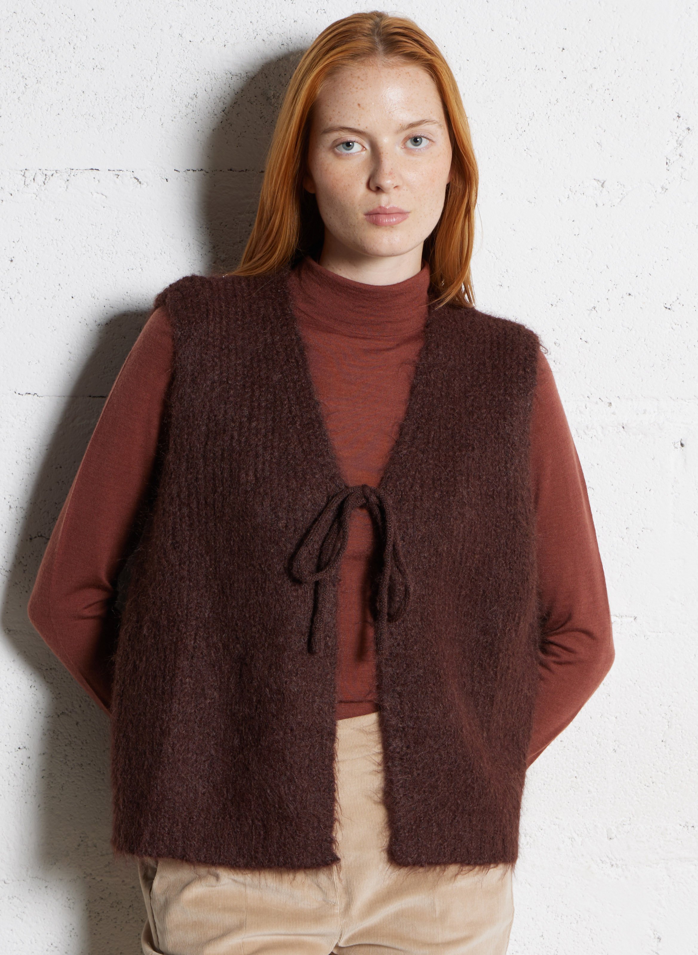Oversize Strickweste mit V-Ausschnitt THE KORNER Braun