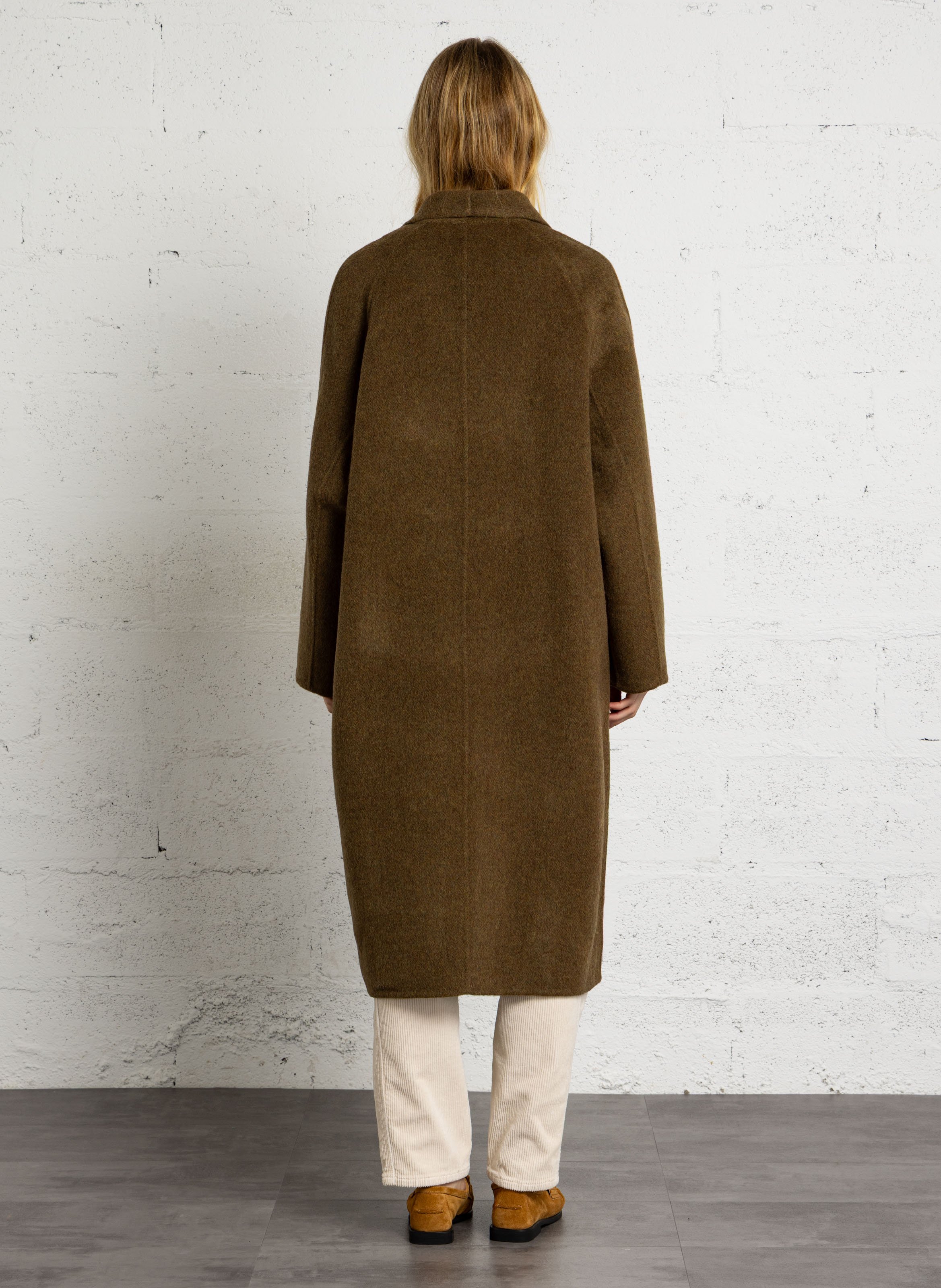 Langer, weiter Mantel aus unifarbenem Wollmischgewebe SEE U SOON Khaki