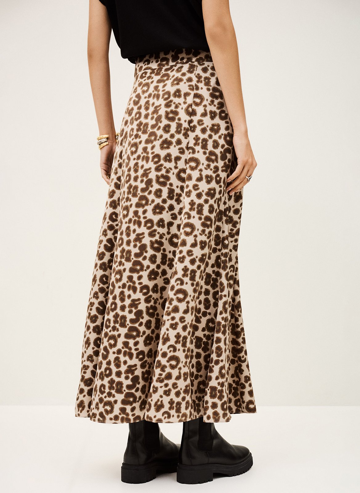 Jupe longue évasée léopard en satin BA&SH Beige