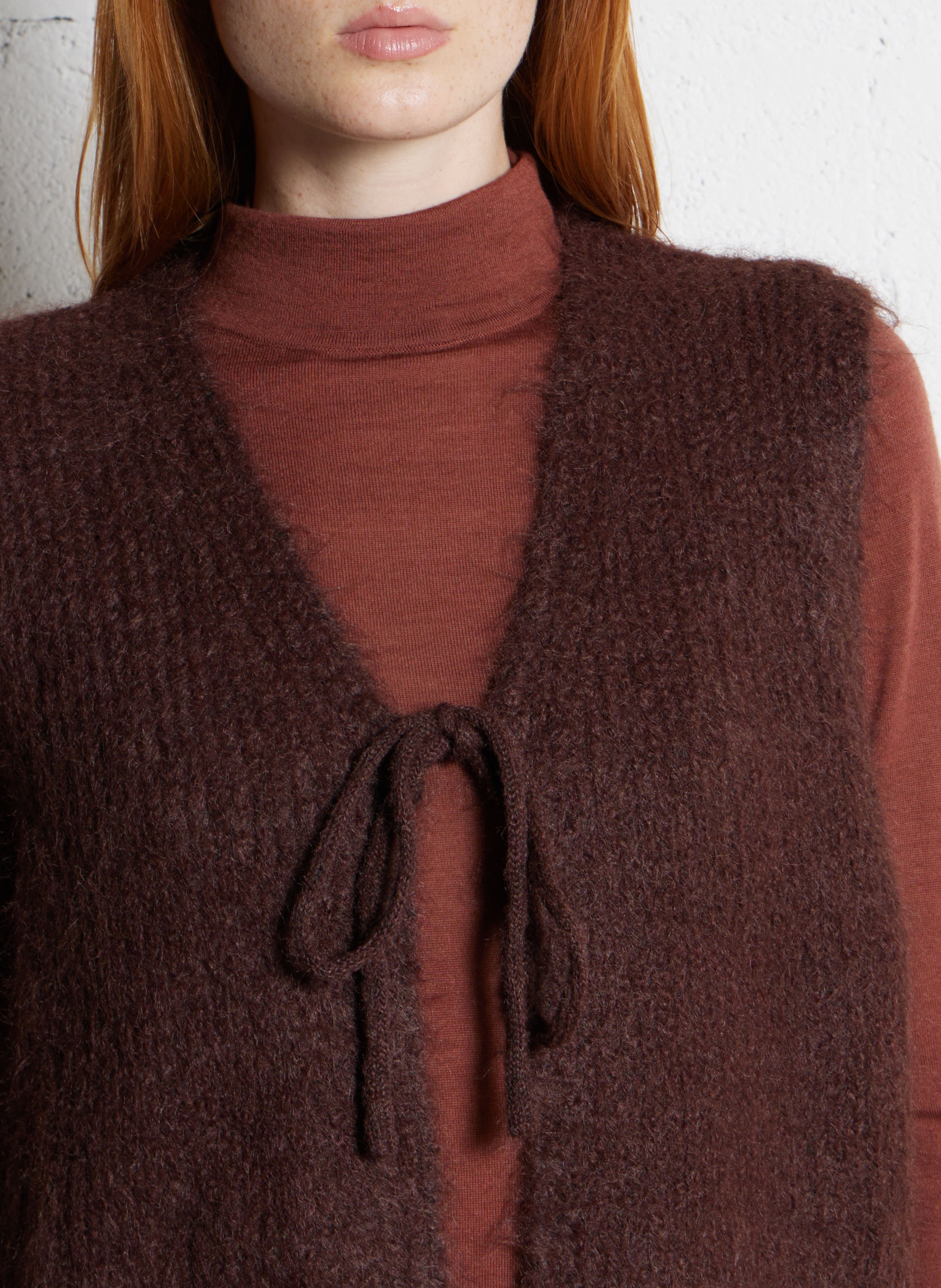 Oversize Strickweste mit V-Ausschnitt THE KORNER Braun