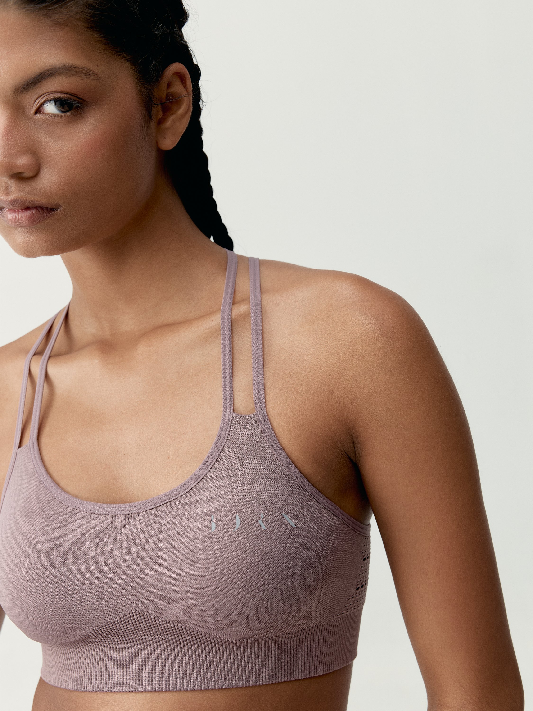 Seamless medium support sports bra BORN LIVING YOGA Pink