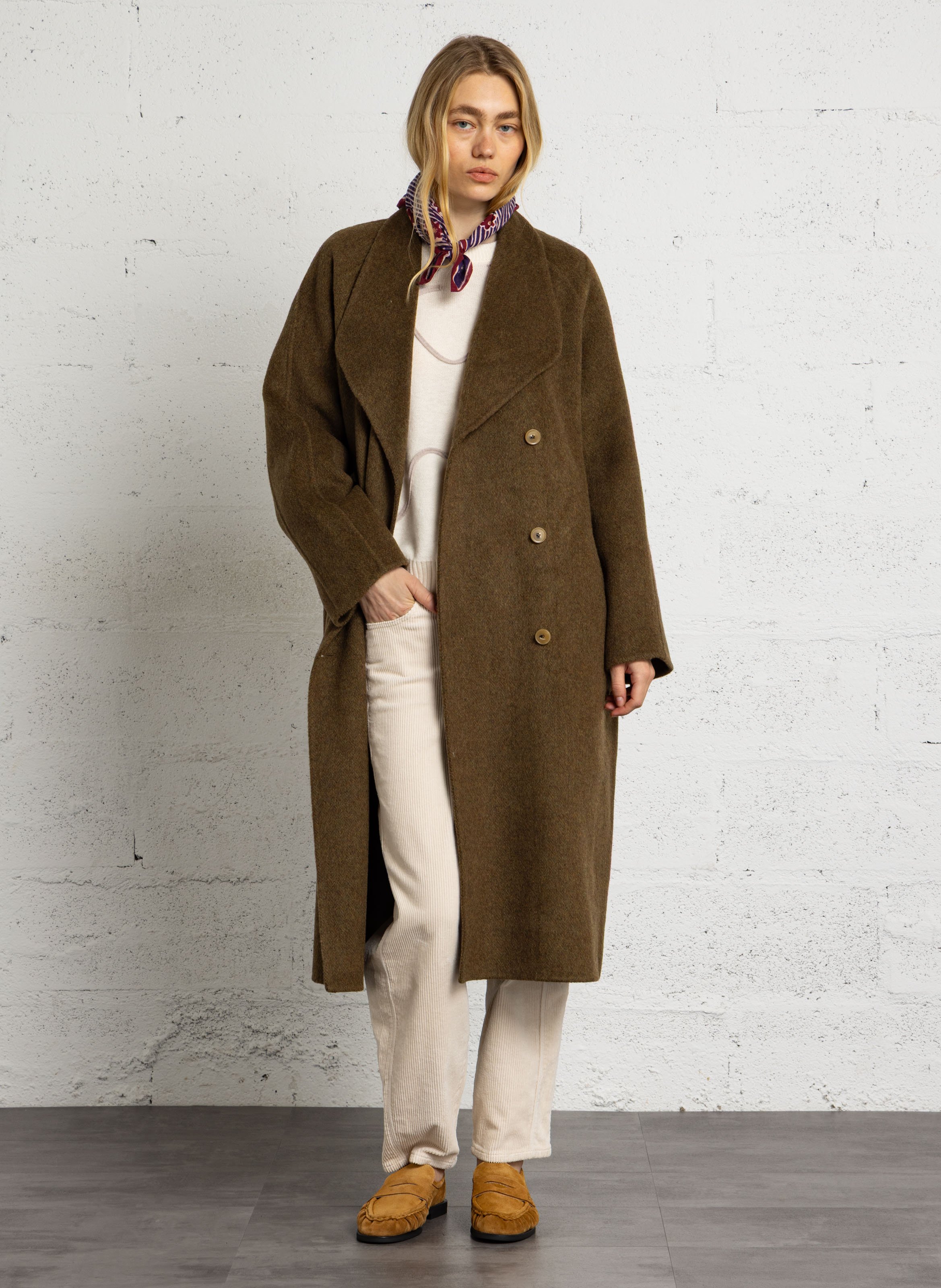 Langer, weiter Mantel aus unifarbenem Wollmischgewebe SEE U SOON Khaki