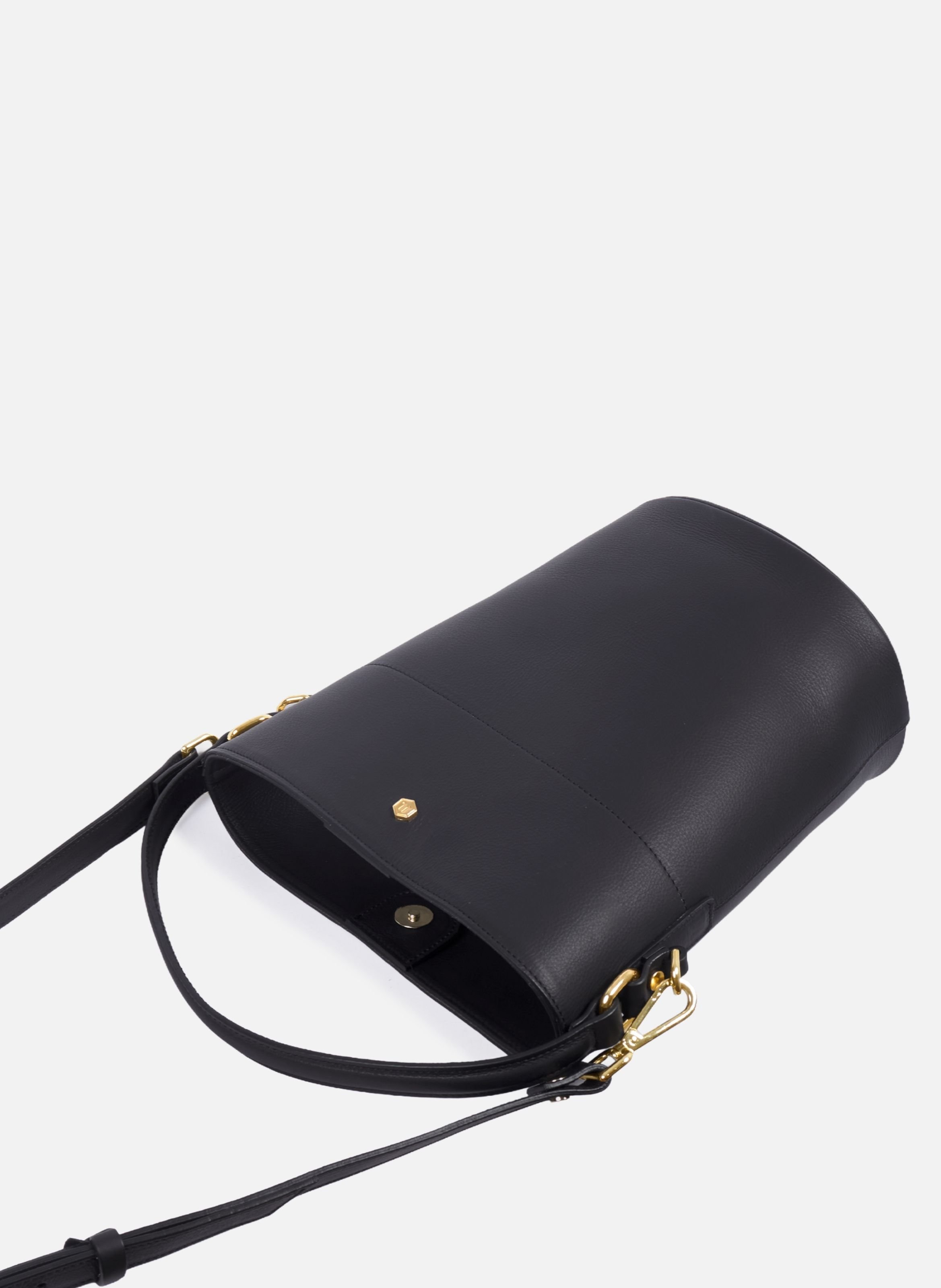 Margot bucket bag in leather JULES & JENN Black