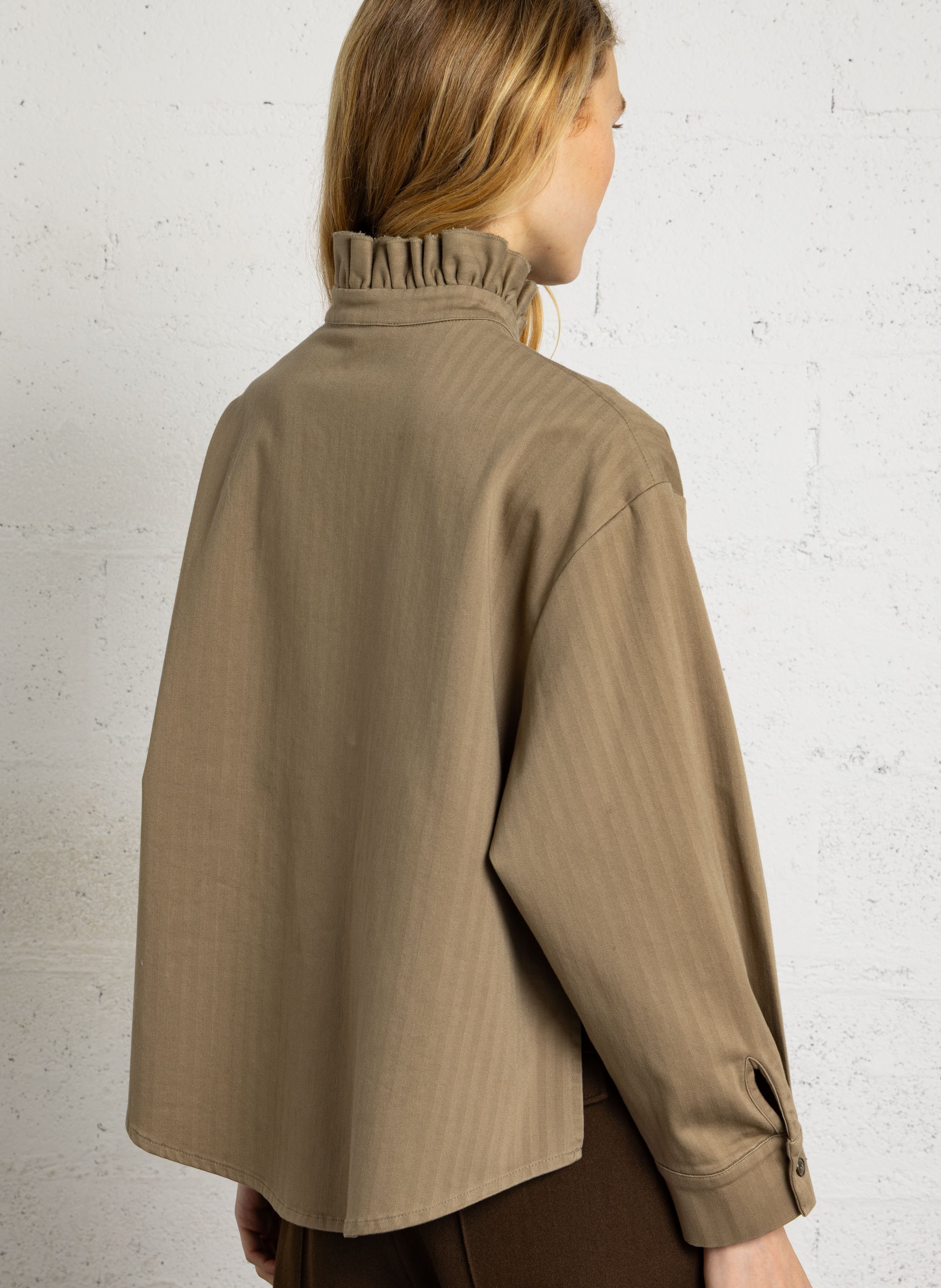 Langärmliges Oberteil mit Rüschen SUZIE WINKLE Khaki