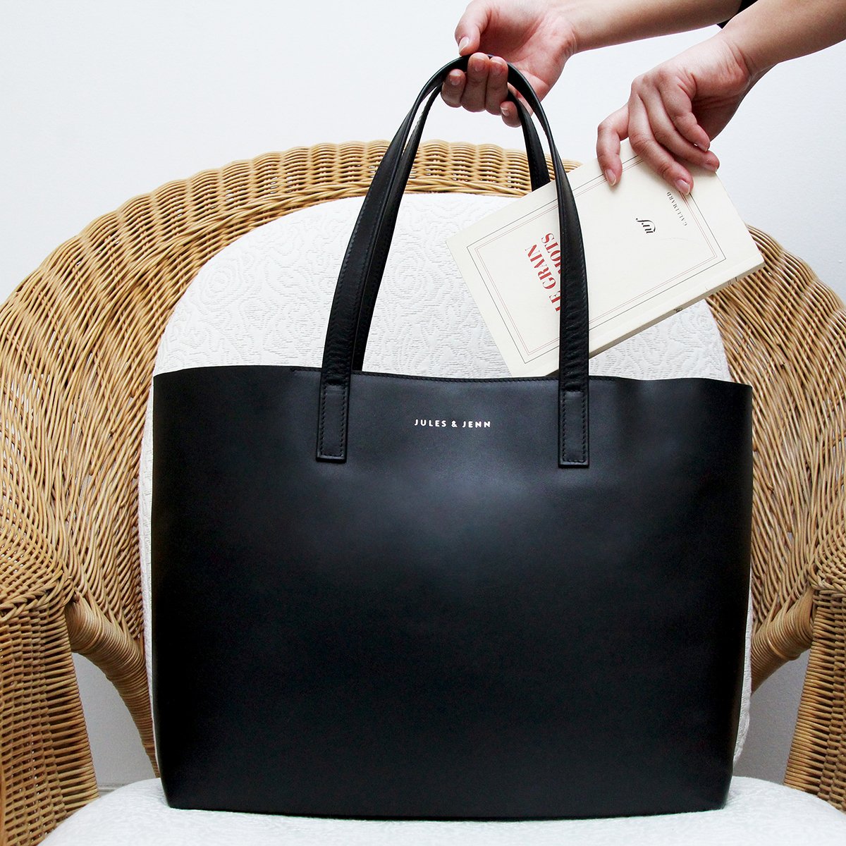 Smooth leather tote bag JULES & JENN Black