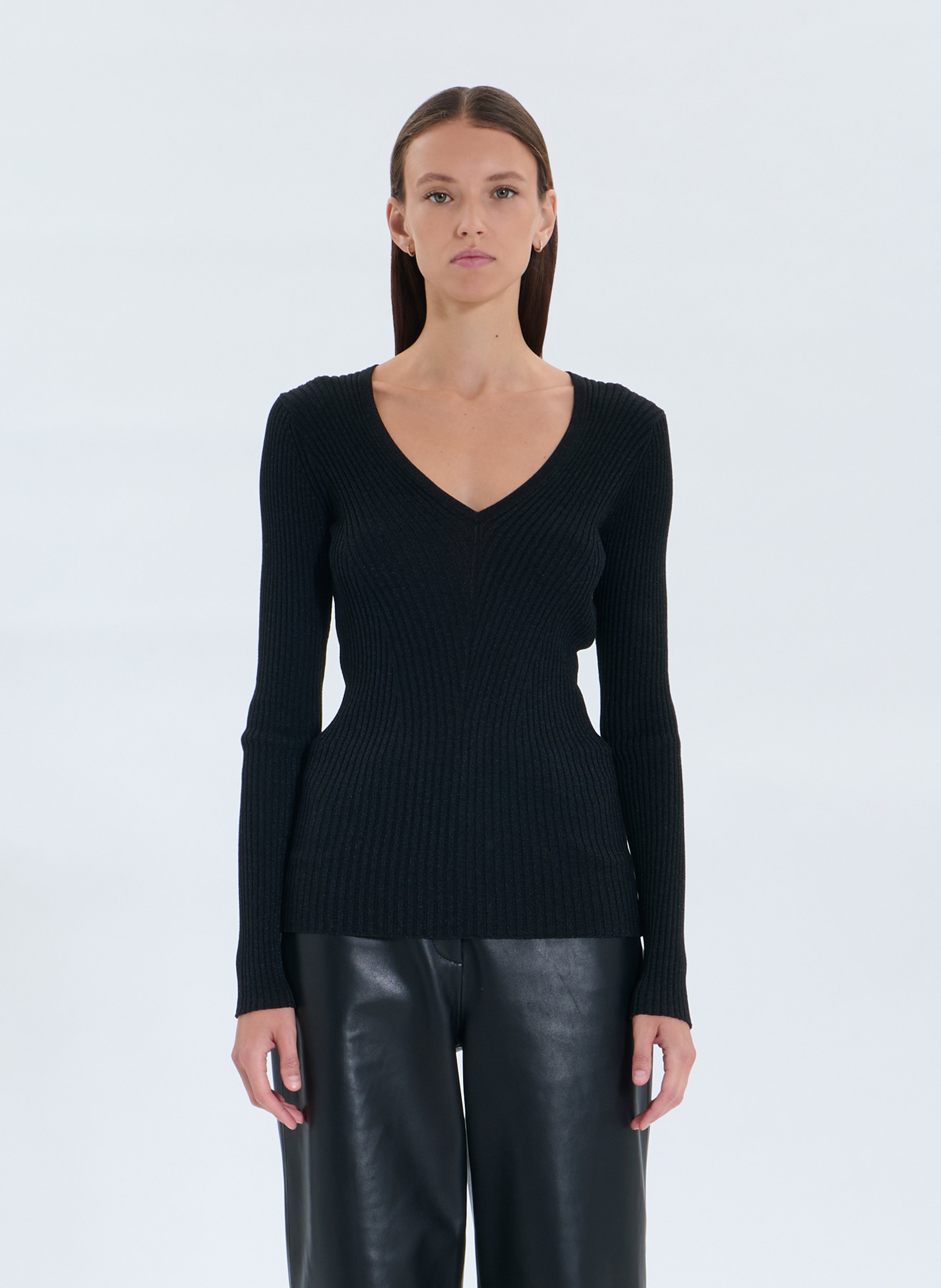 Fitted V-neck sweater ZAPA Black