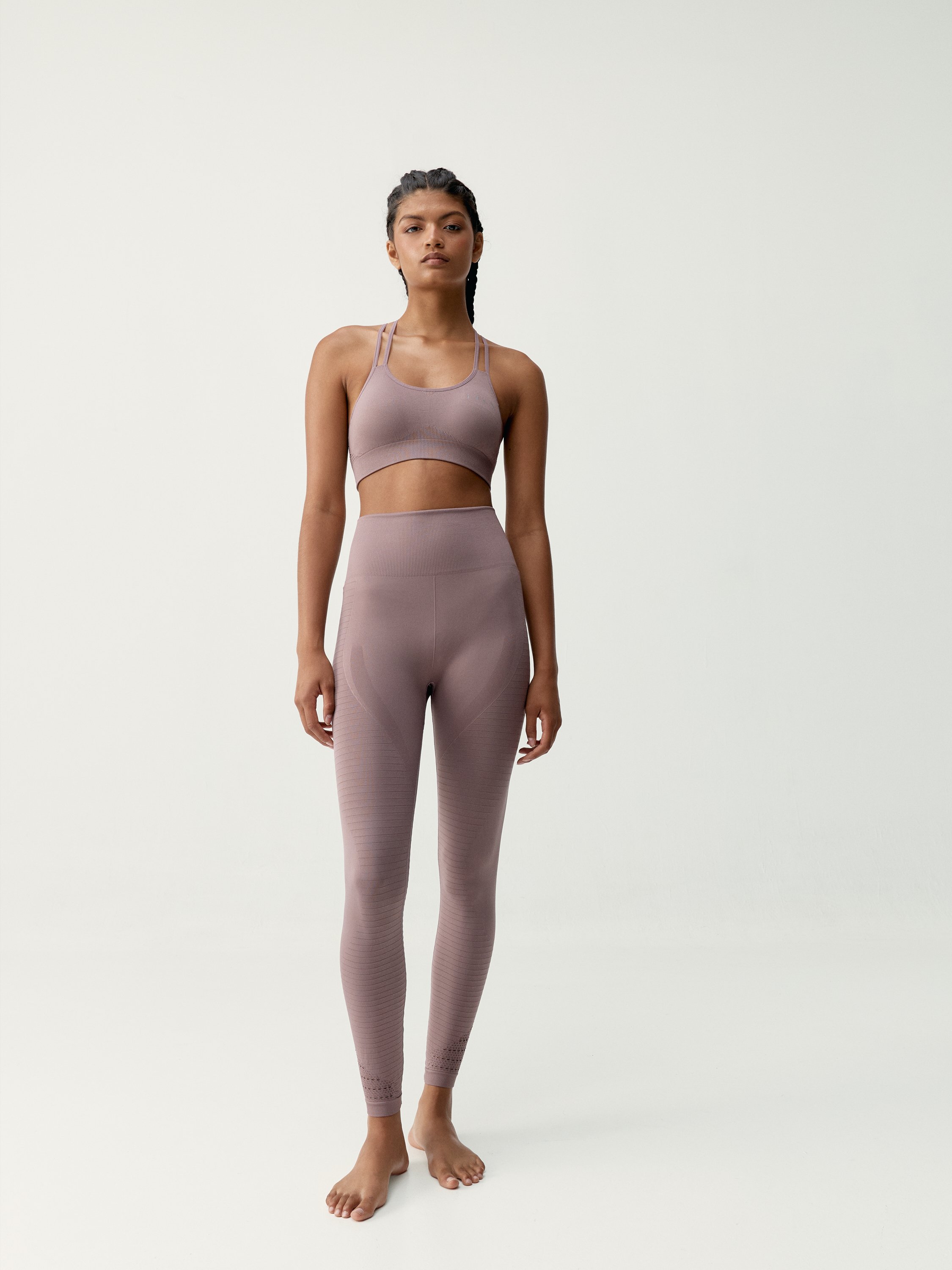 Seamless medium support sports bra BORN LIVING YOGA Pink