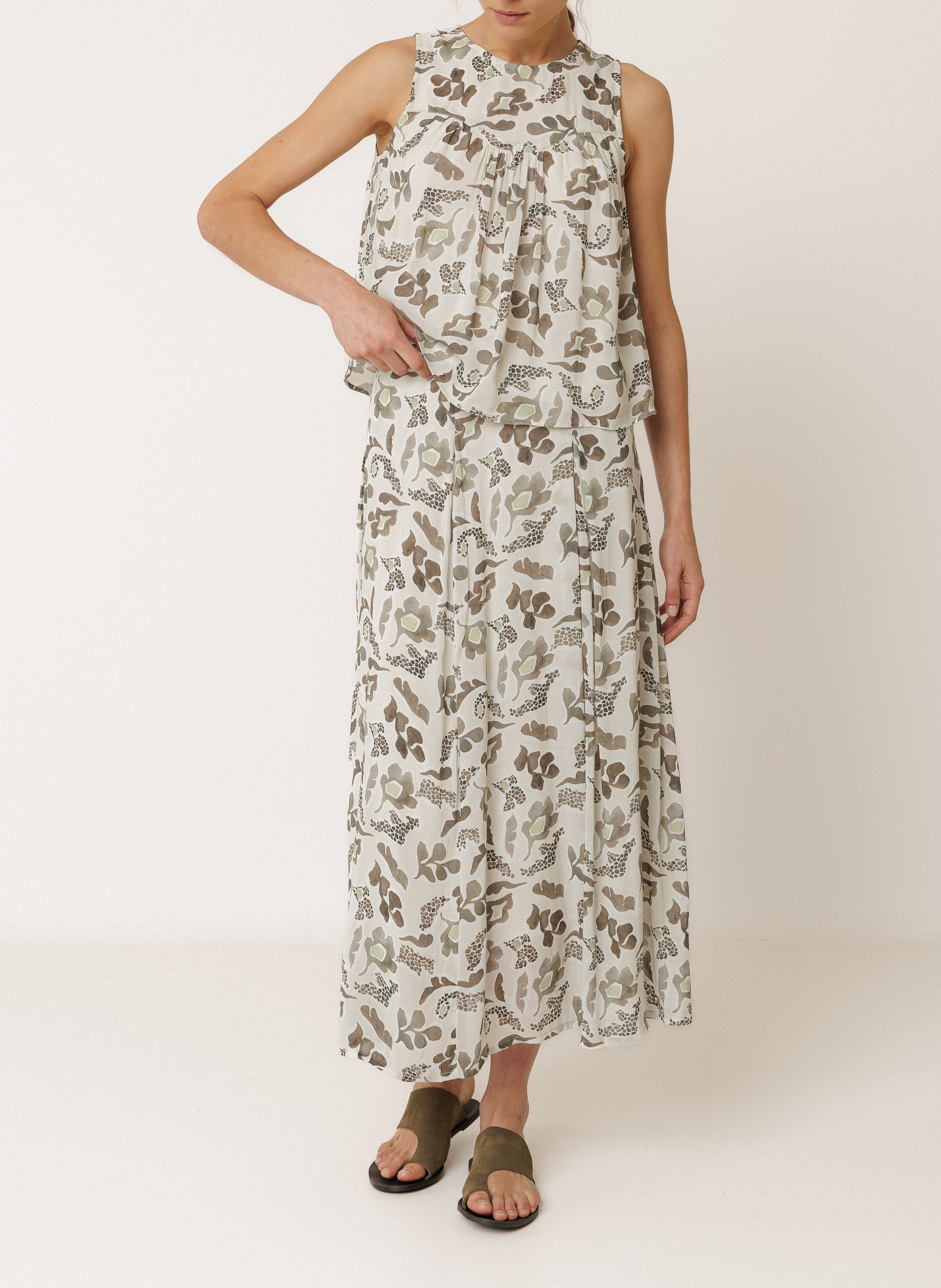 Mouwloze ruime top met print INDI & COLD Kaki