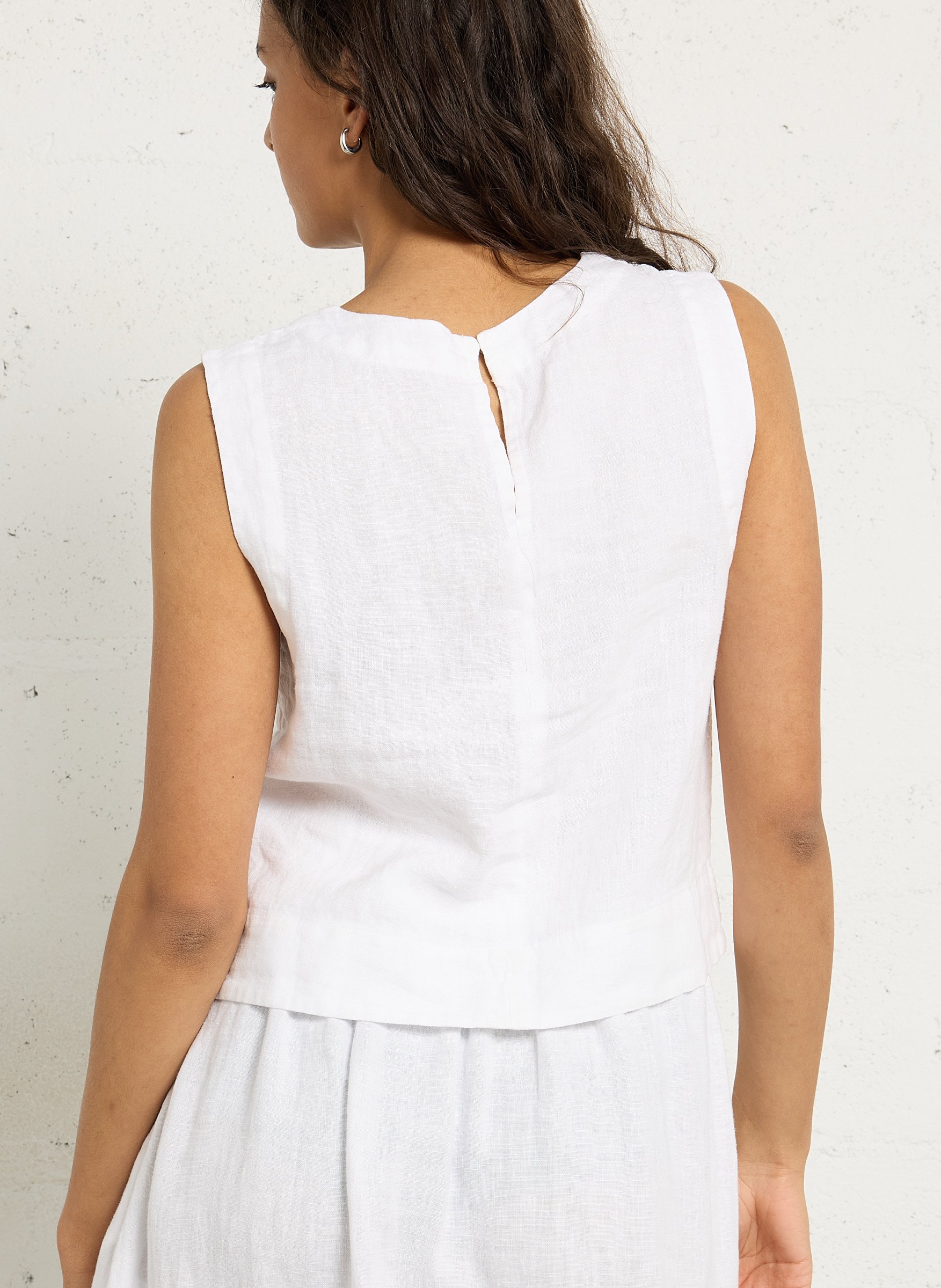 Oberteil mit Rundhalsausschnitt aus Leinen THE NEW SOCIETY Weiss
