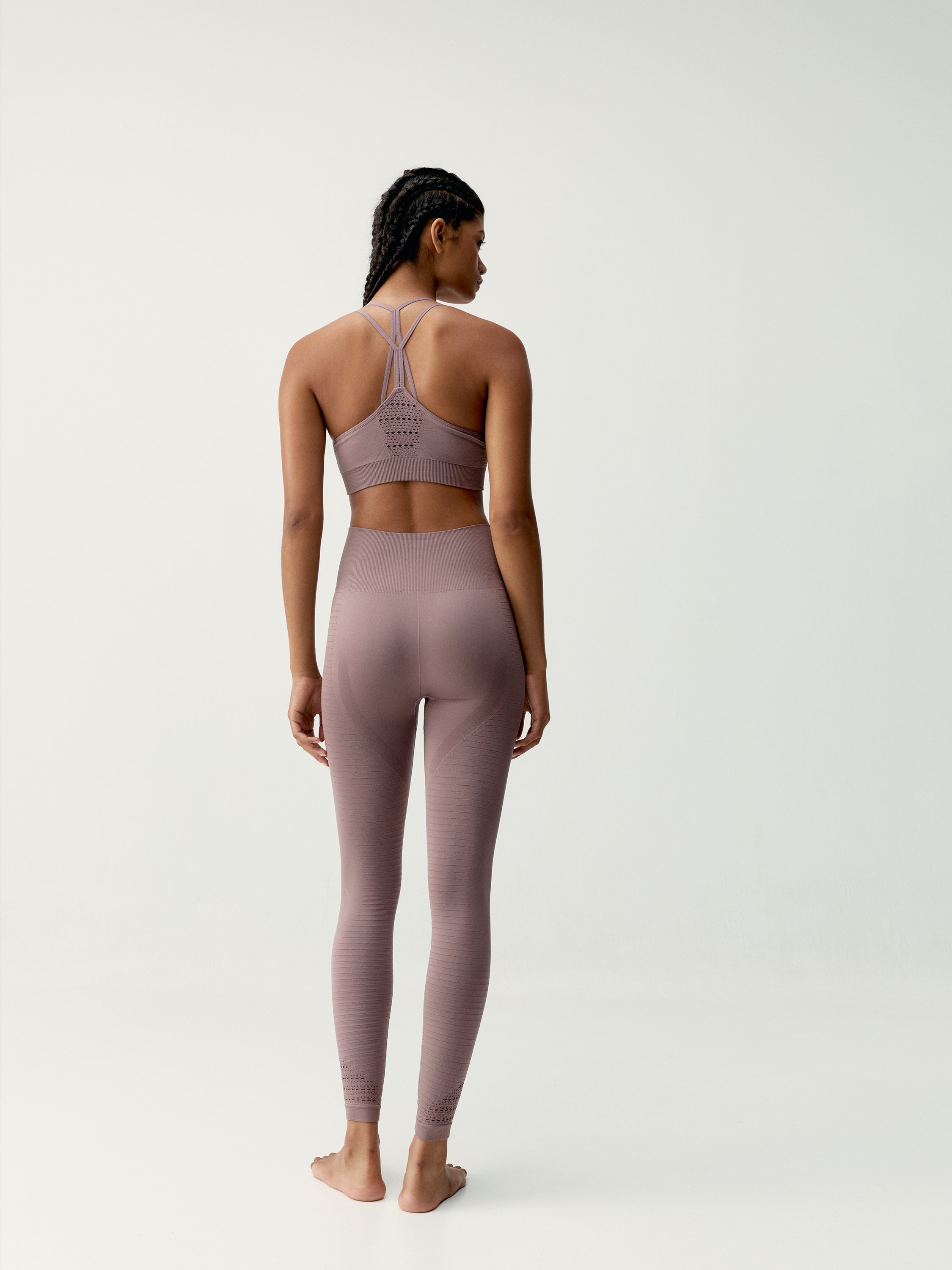 Seamless medium support sports bra BORN LIVING YOGA Pink