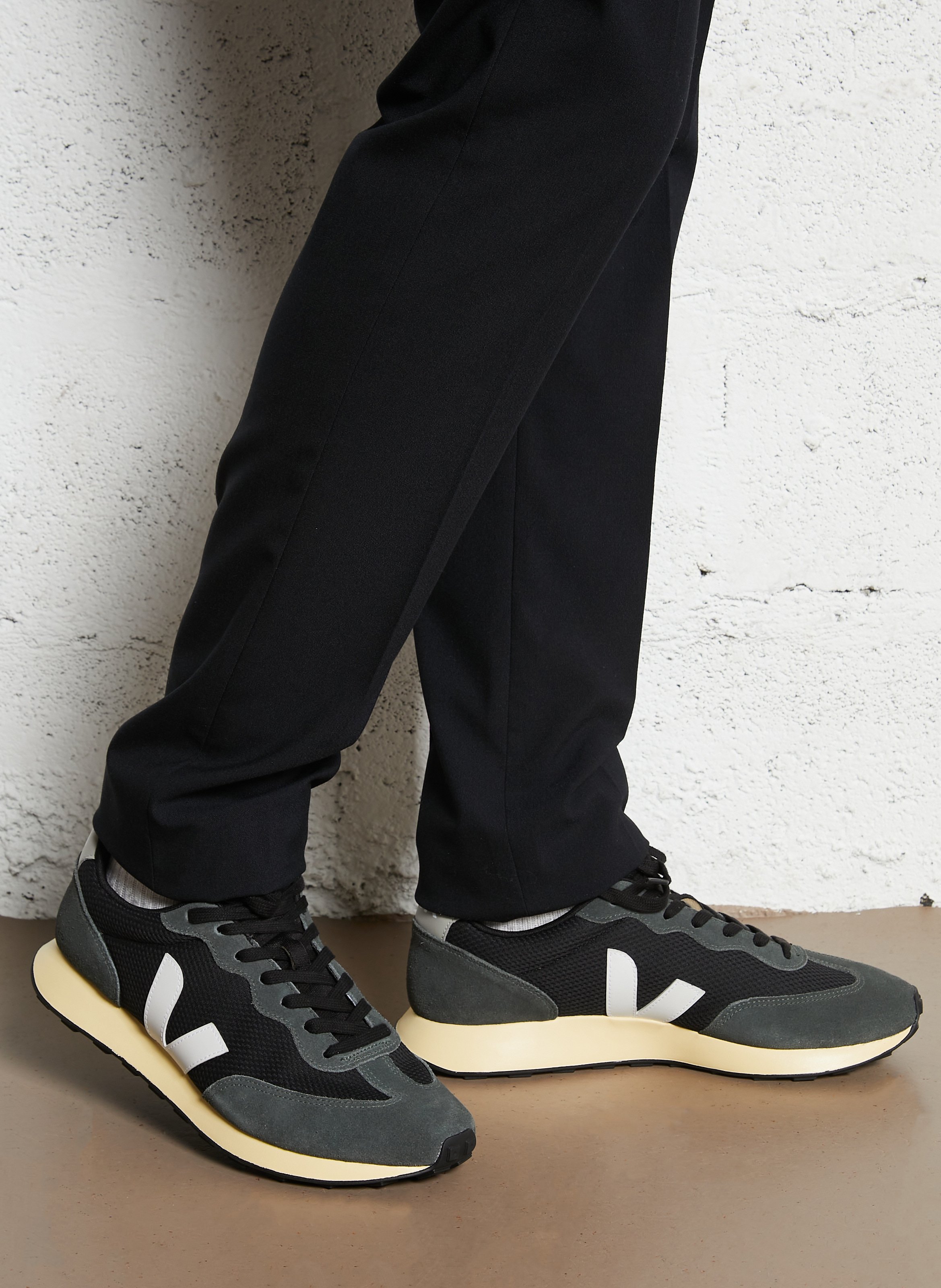 Low-top sneakers made from recycled fibers VEJA Grey