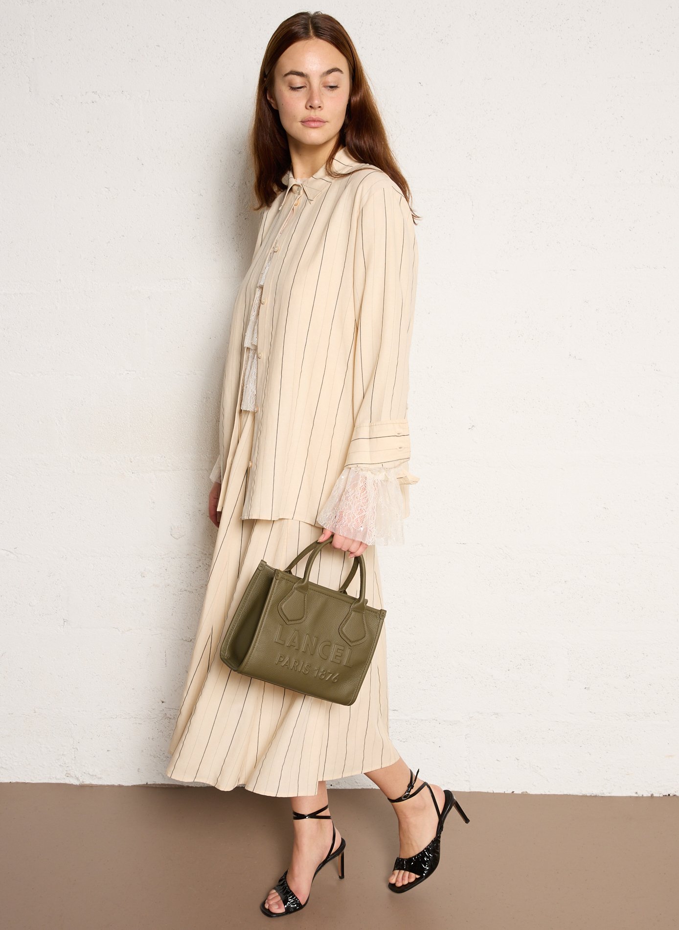 Nerfleren handtas met reliëflogo LANCEL Kaki