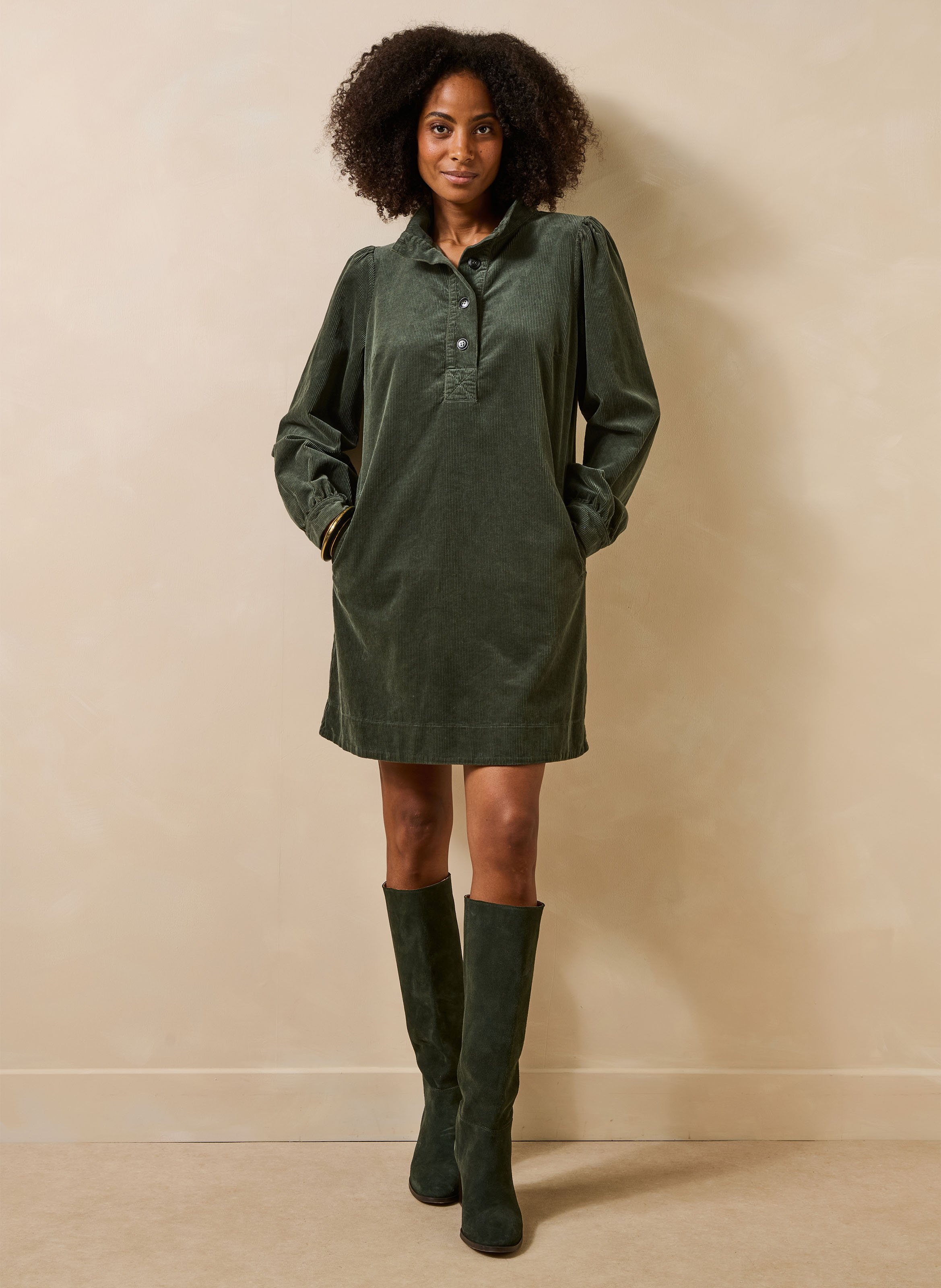 Kurzes, ausgestelltes Kleid mit Henley-Ausschnitt LA FEE MARABOUTEE