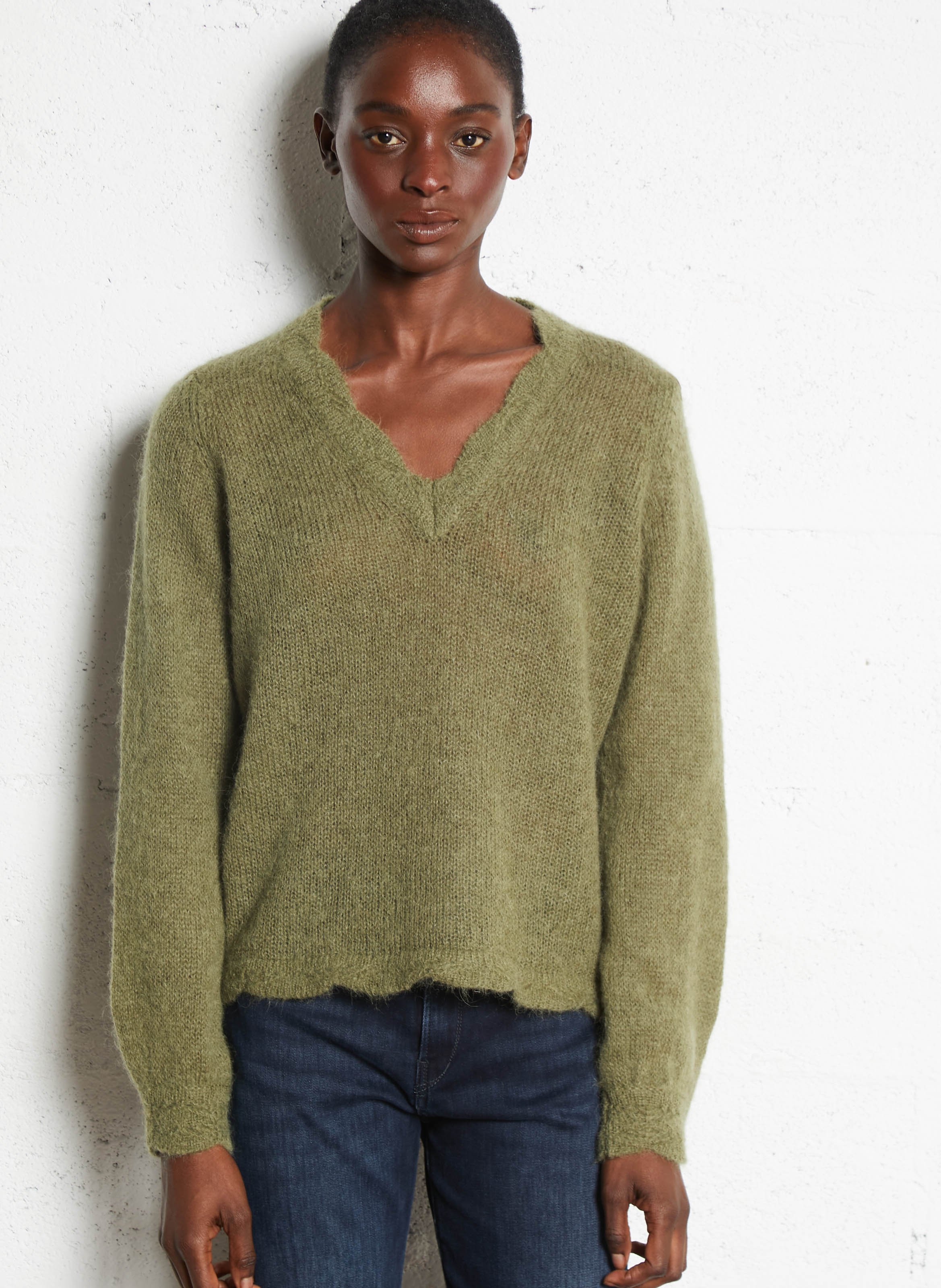 Pull droit col V en laine mélangée SUD EXPRESS