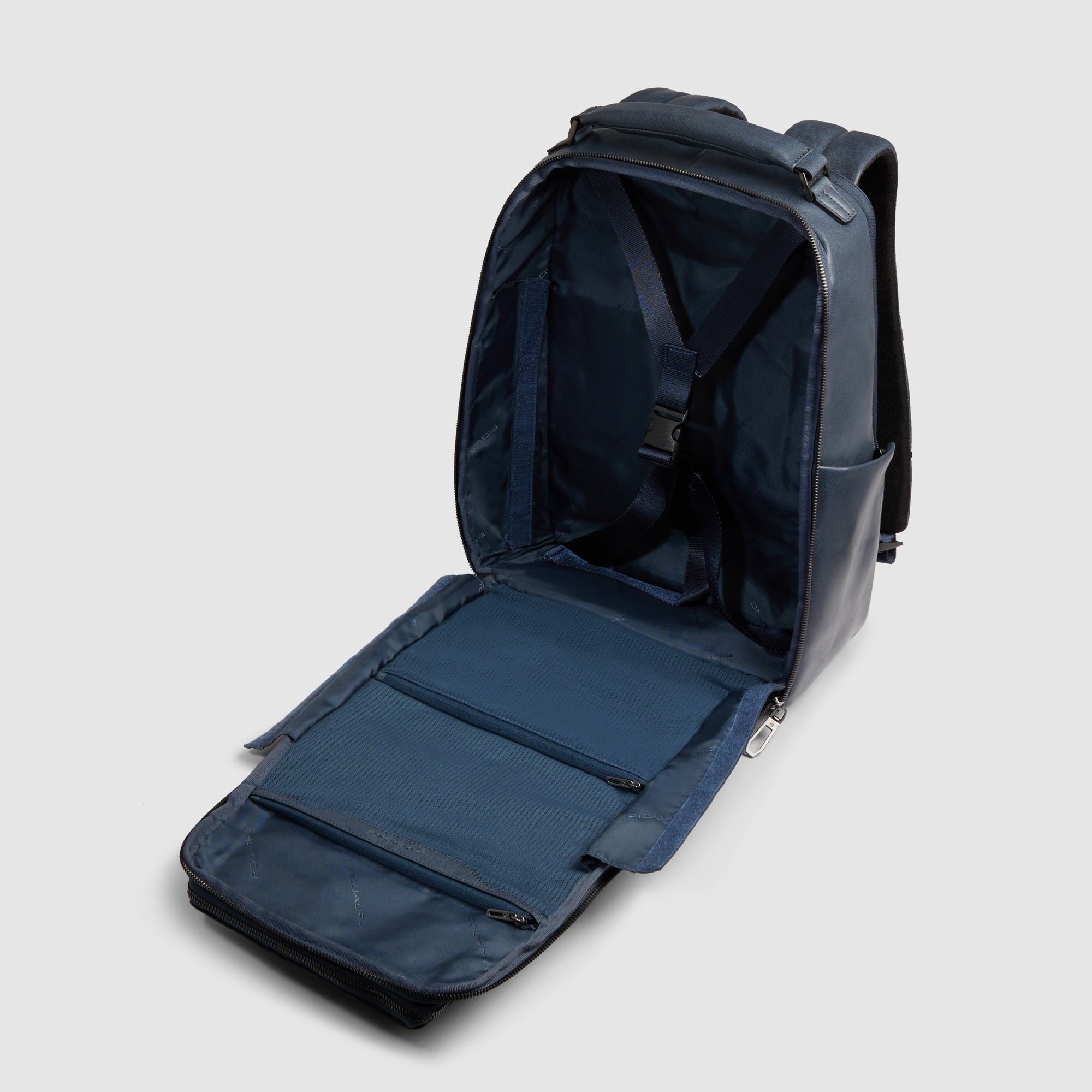 Travel laptop backpack for 15.6" computer PIQUADRO Grey