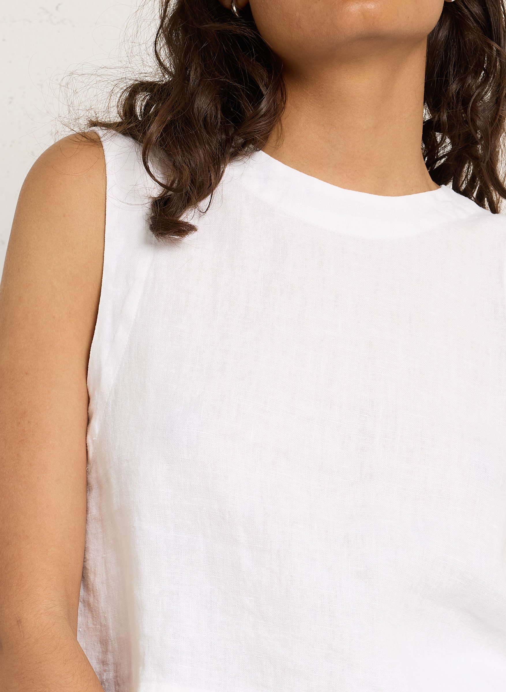 Oberteil mit Rundhalsausschnitt aus Leinen THE NEW SOCIETY Weiss