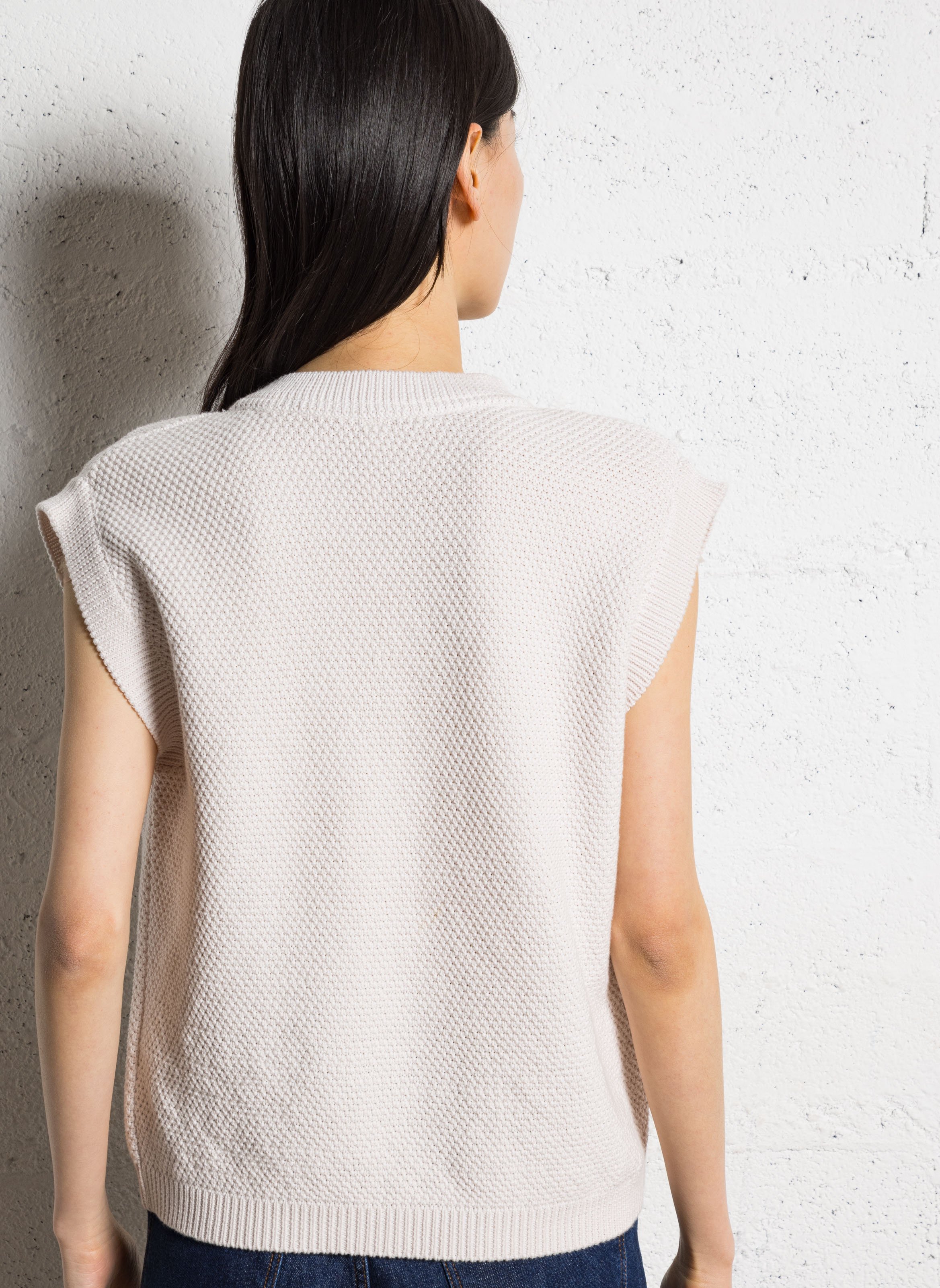 Sleeveless fancy knit cotton cardigan I CODE White