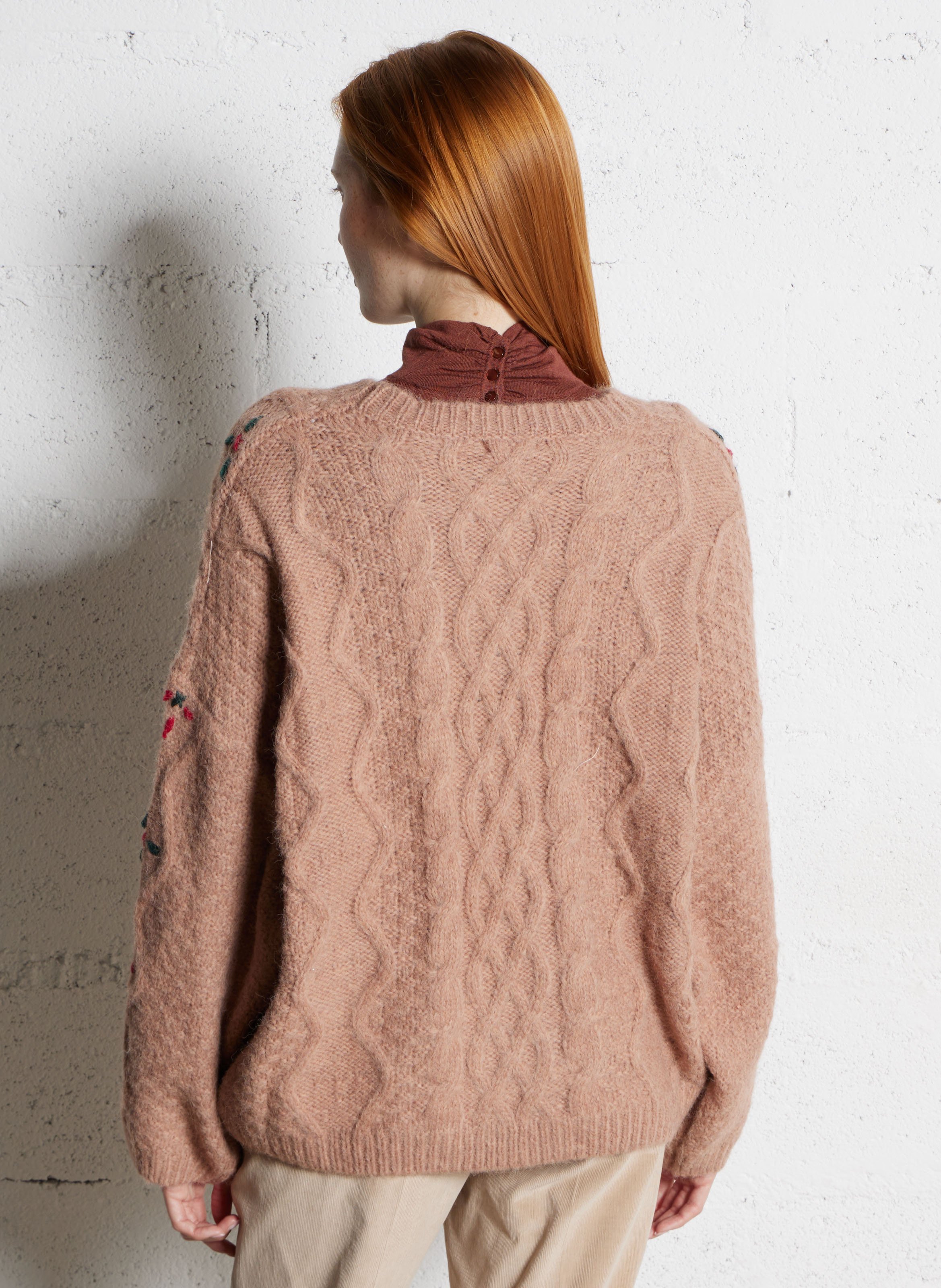 Rundhalsausschnitt-Pullover in lockerer Passform mit fantasievoller Strickmusterung THE KORNER Rosa