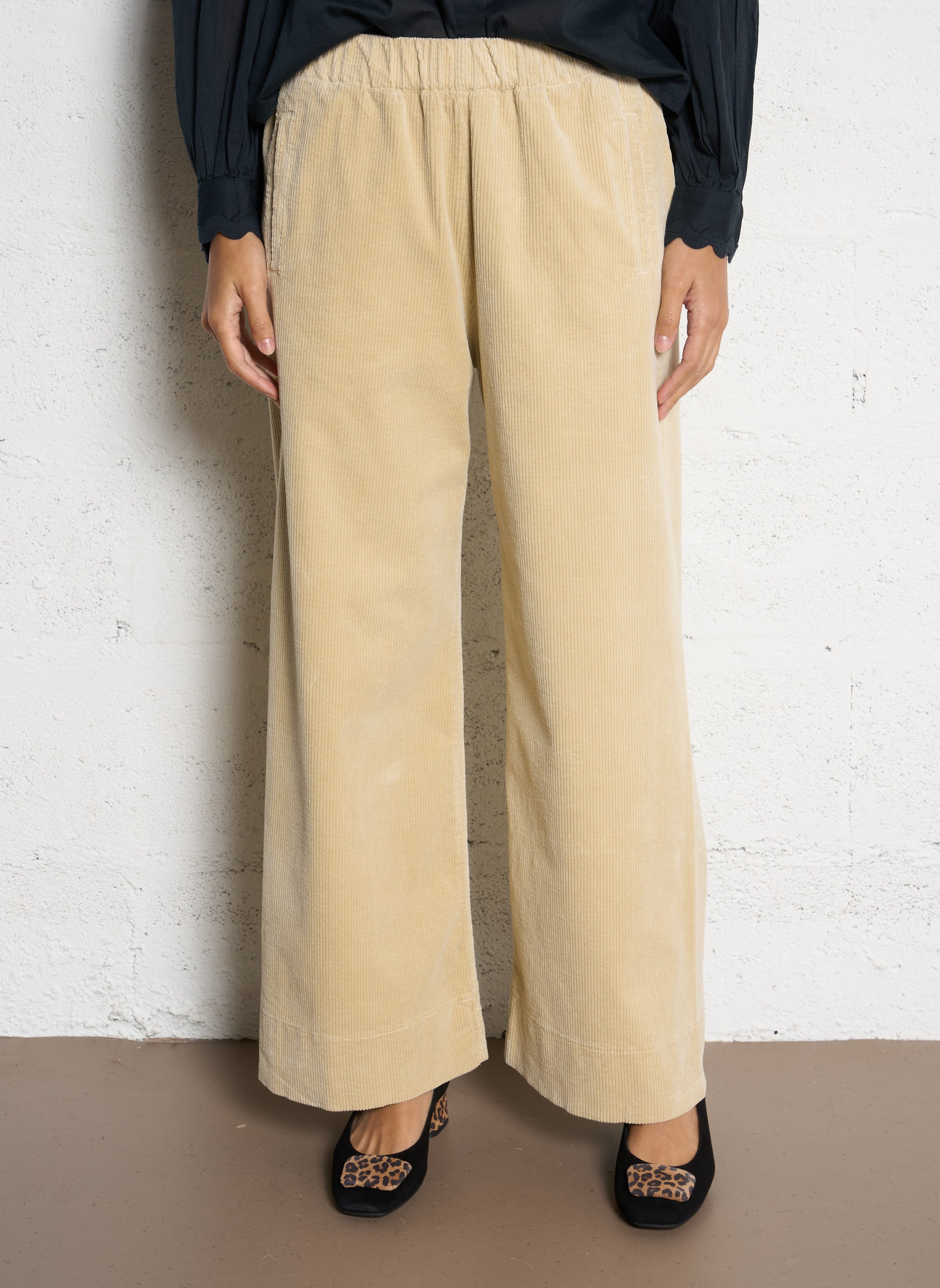 Pantalon large en velours côtelé HOD PARIS Beige