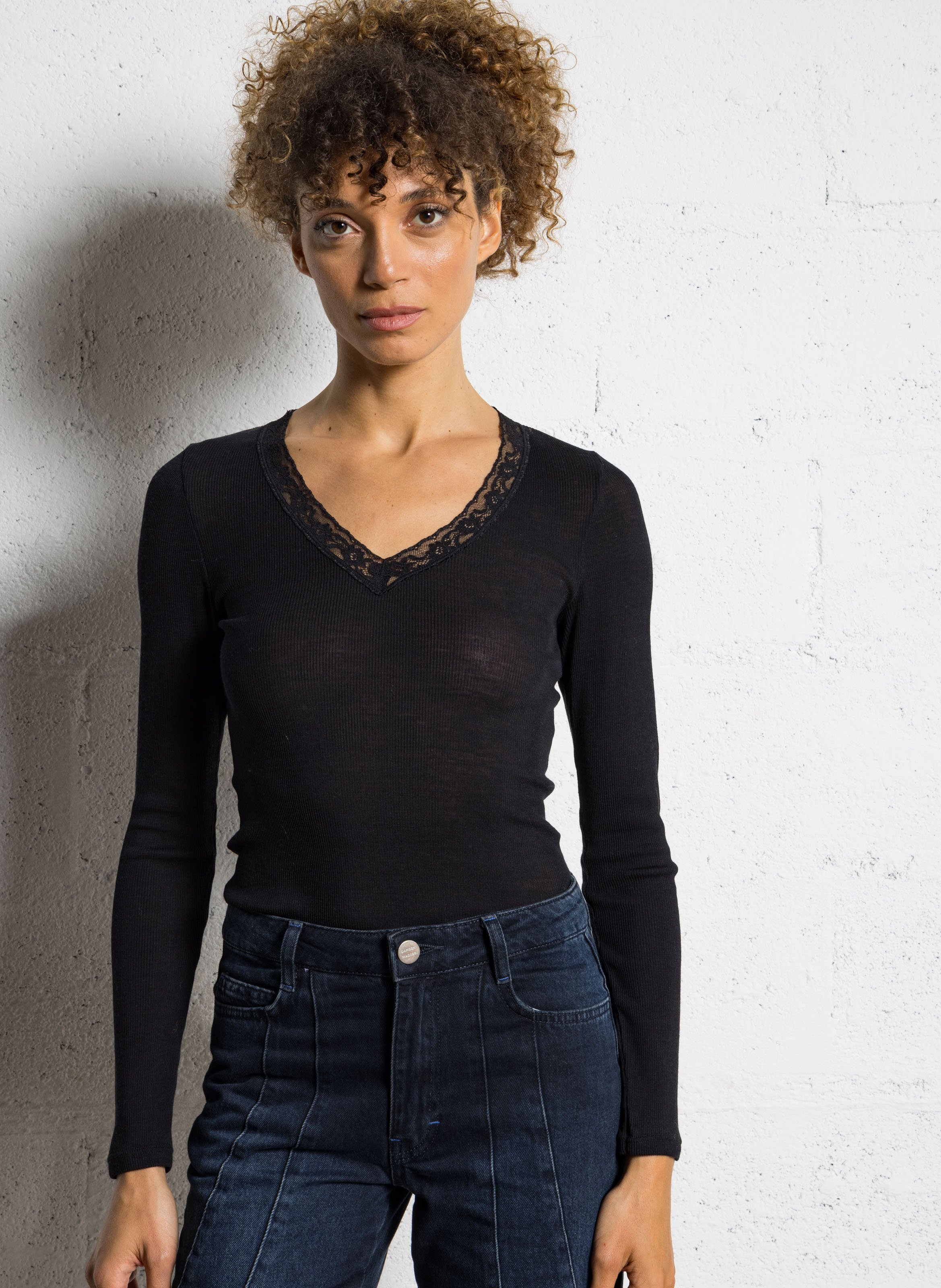 Tee-shirt col v dentelle uni ARMOR LUX Noir