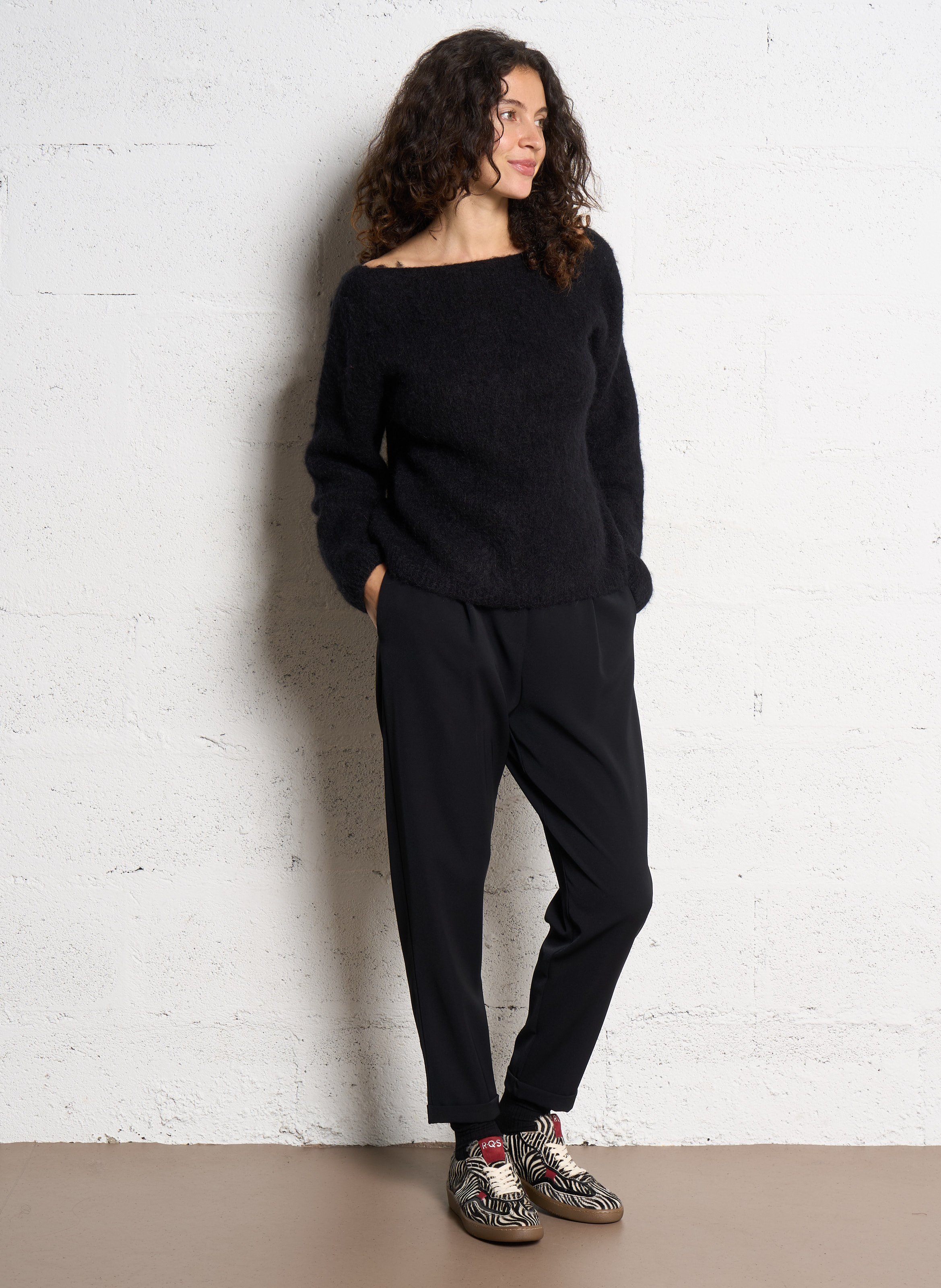 Pull ample col rond en maille mélangée PLEASE Noir