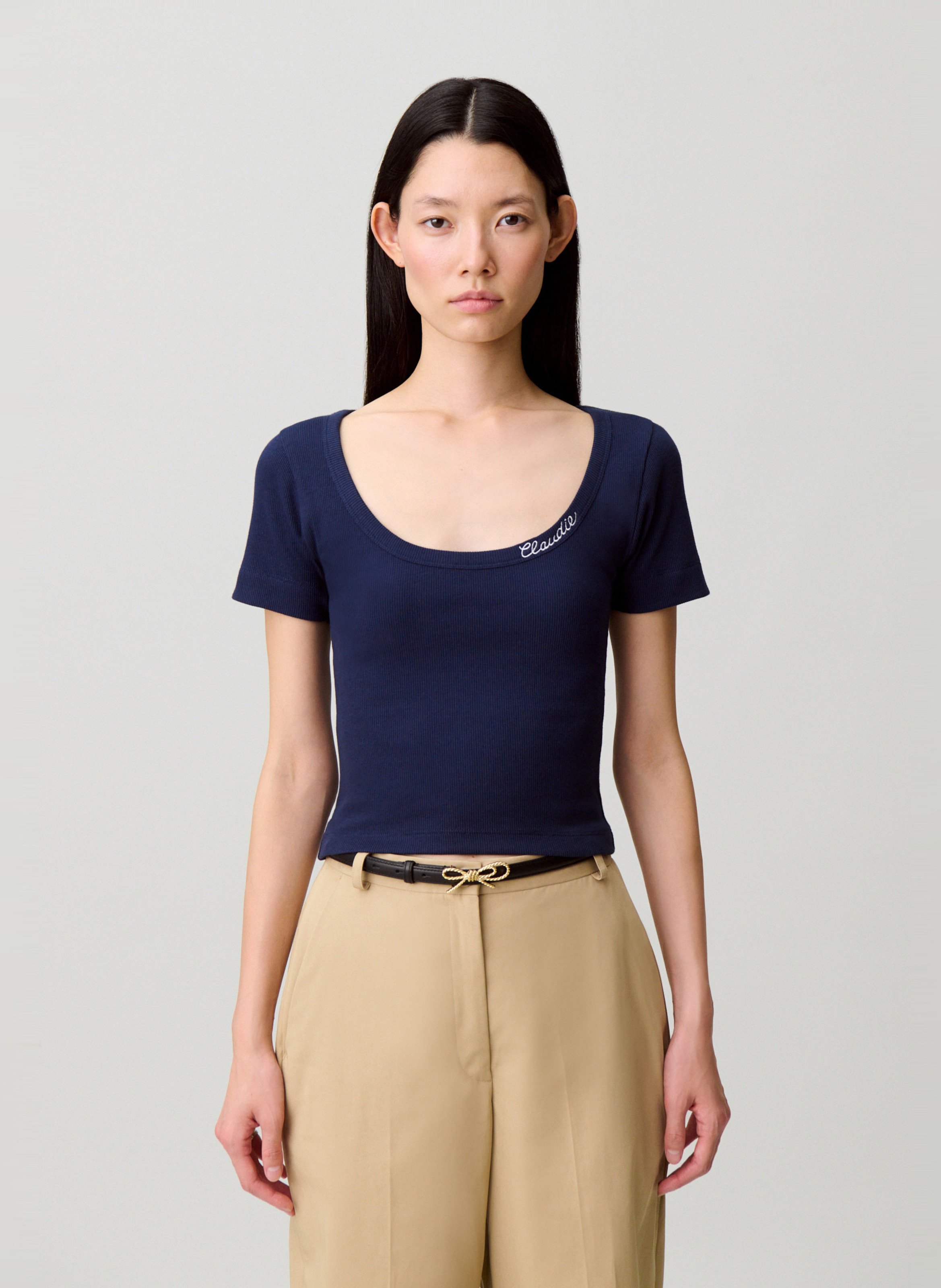 Kurzes T-Shirt mit Rundhalsausschnitt, figurbetont. CLAUDIE PIERLOT Blau