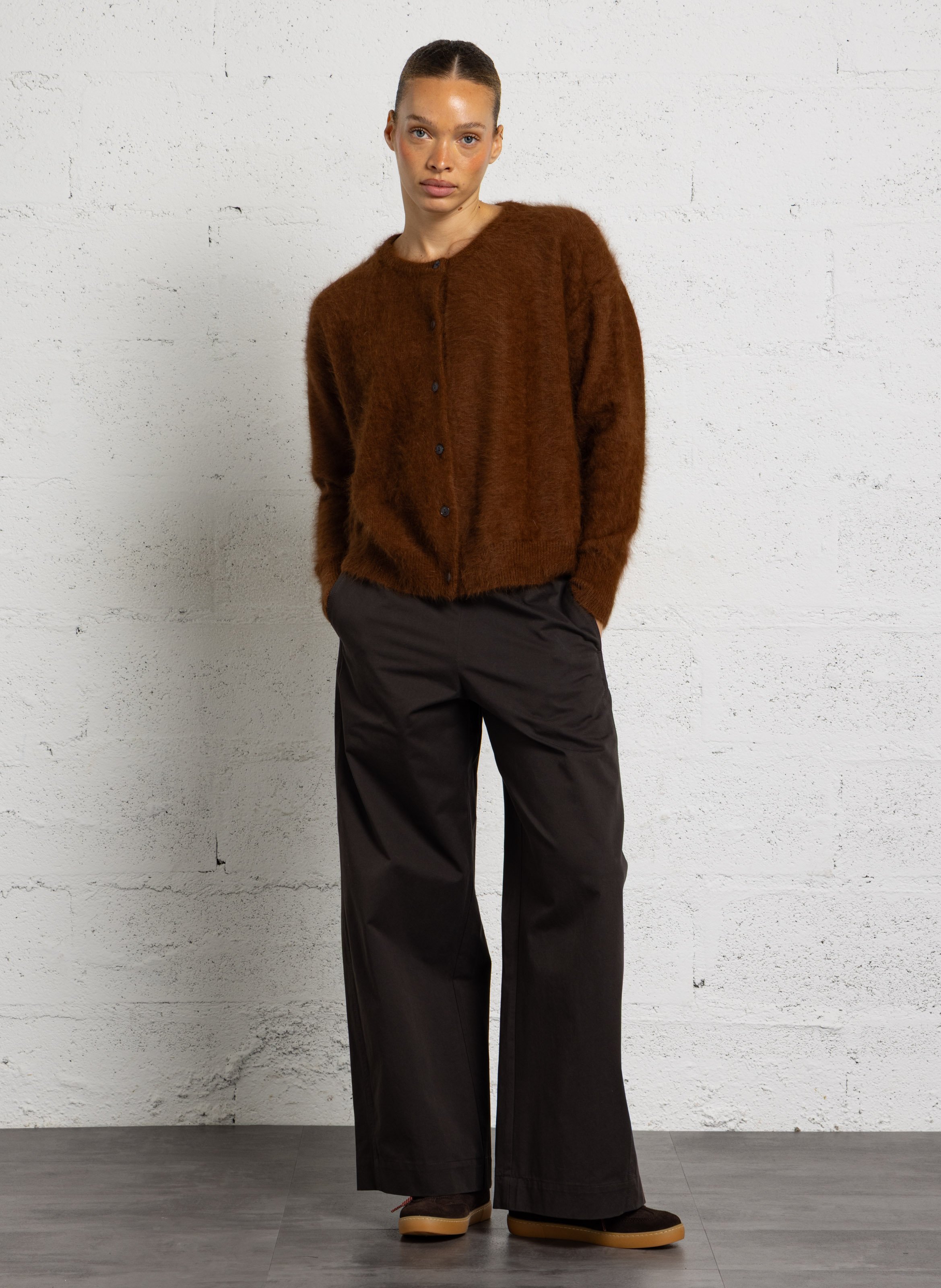 Weite gerade geschnittene Baumwollhose. BELLEROSE Braun