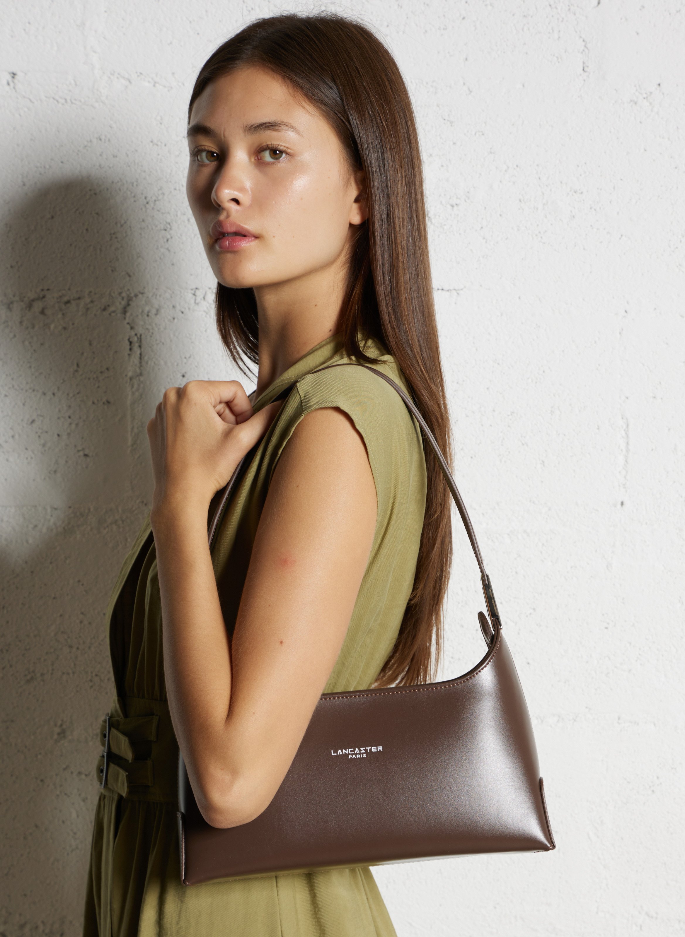 Langwerpige, leren handtas met rits LANCASTER PARIS Bruin