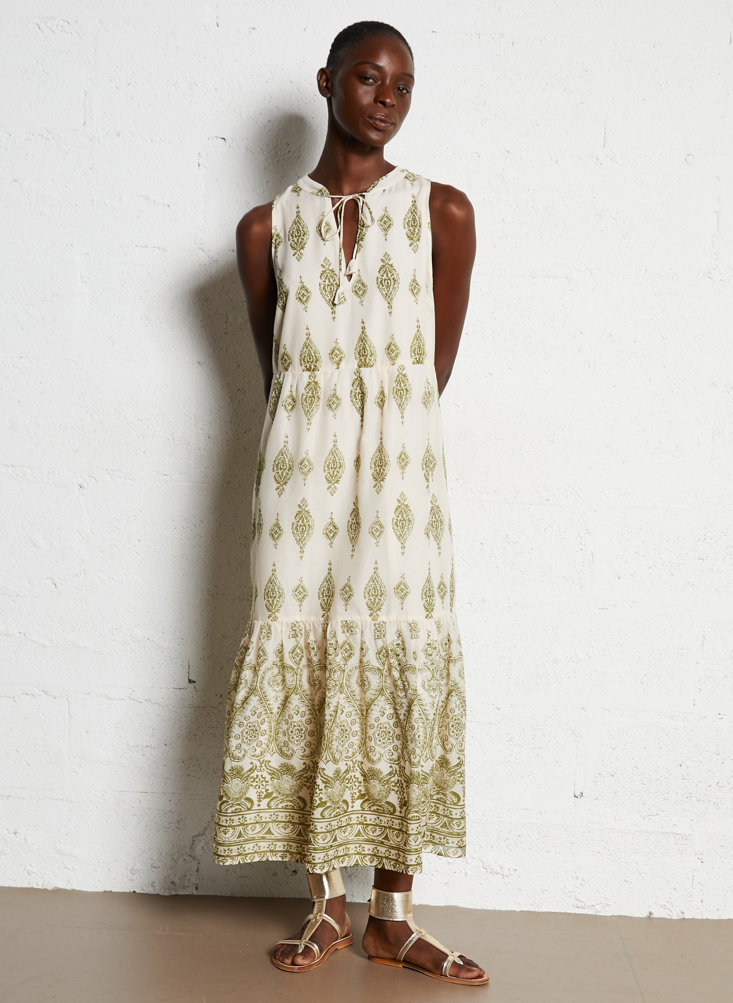 Printed sleeveless midi dress with a loose fit MAISON 123 Green