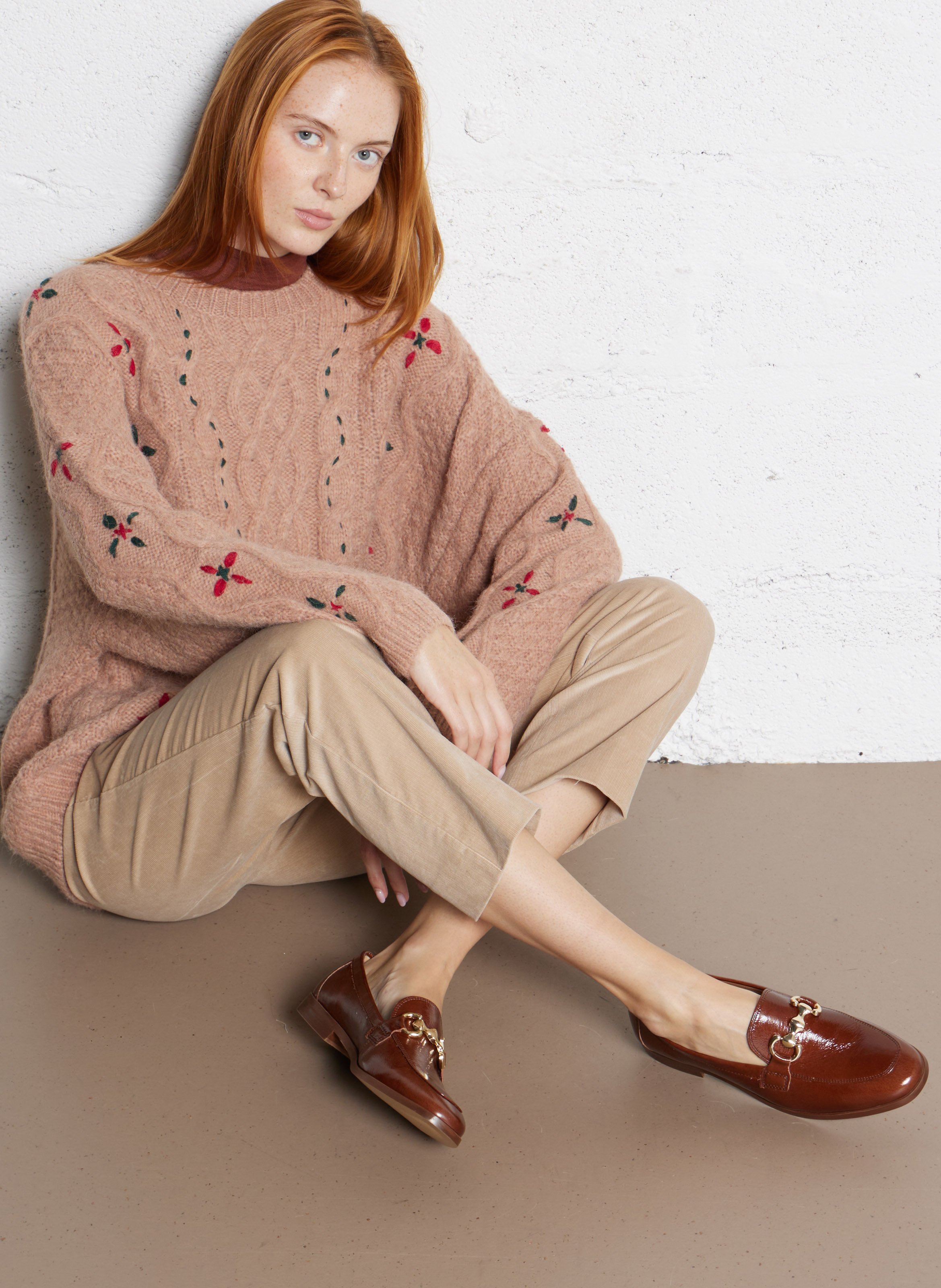 Rundhalsausschnitt-Pullover in lockerer Passform mit fantasievoller Strickmusterung THE KORNER Rosa