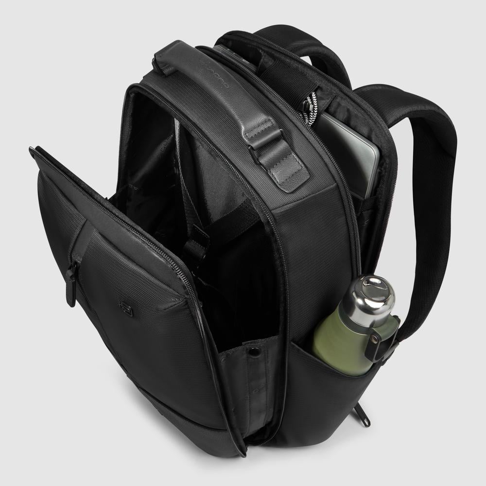 Travel laptop backpack with shockproof and RFID protection. PIQUADRO Black