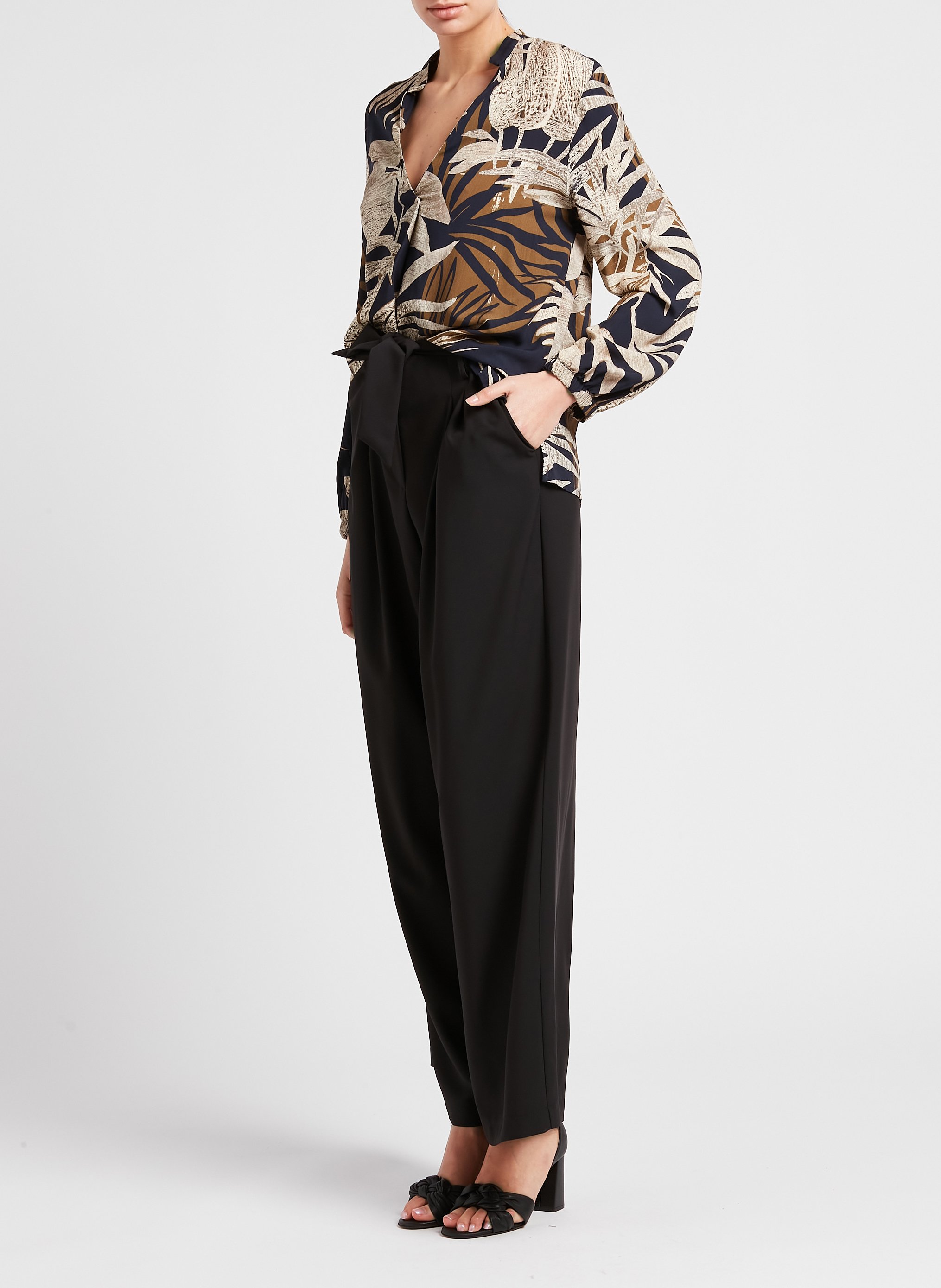 Bedruckte Bluse mit V-Ausschnitt PLEASE Schwarz