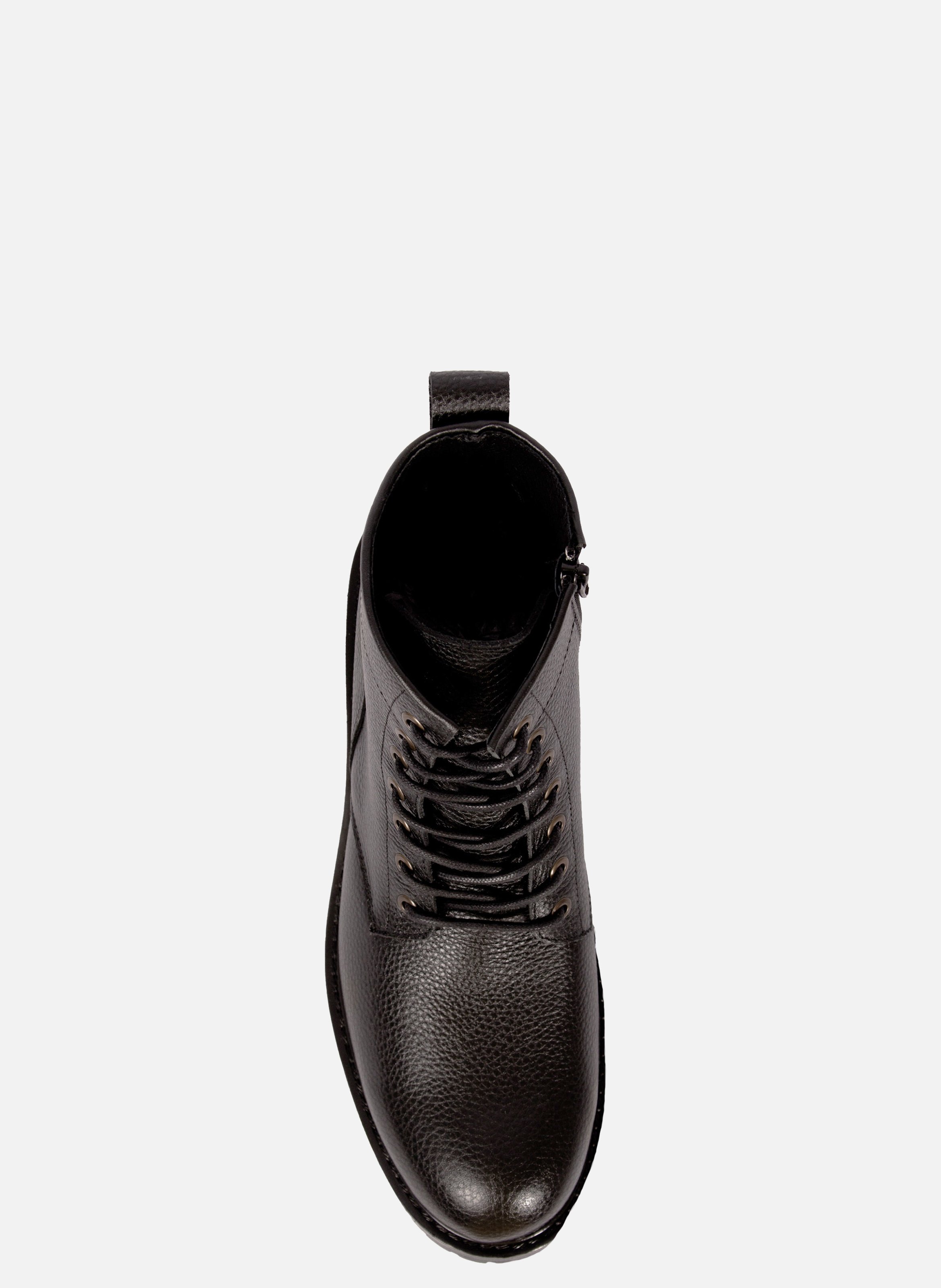 Grained leather lug sole boots JULES & JENN Black