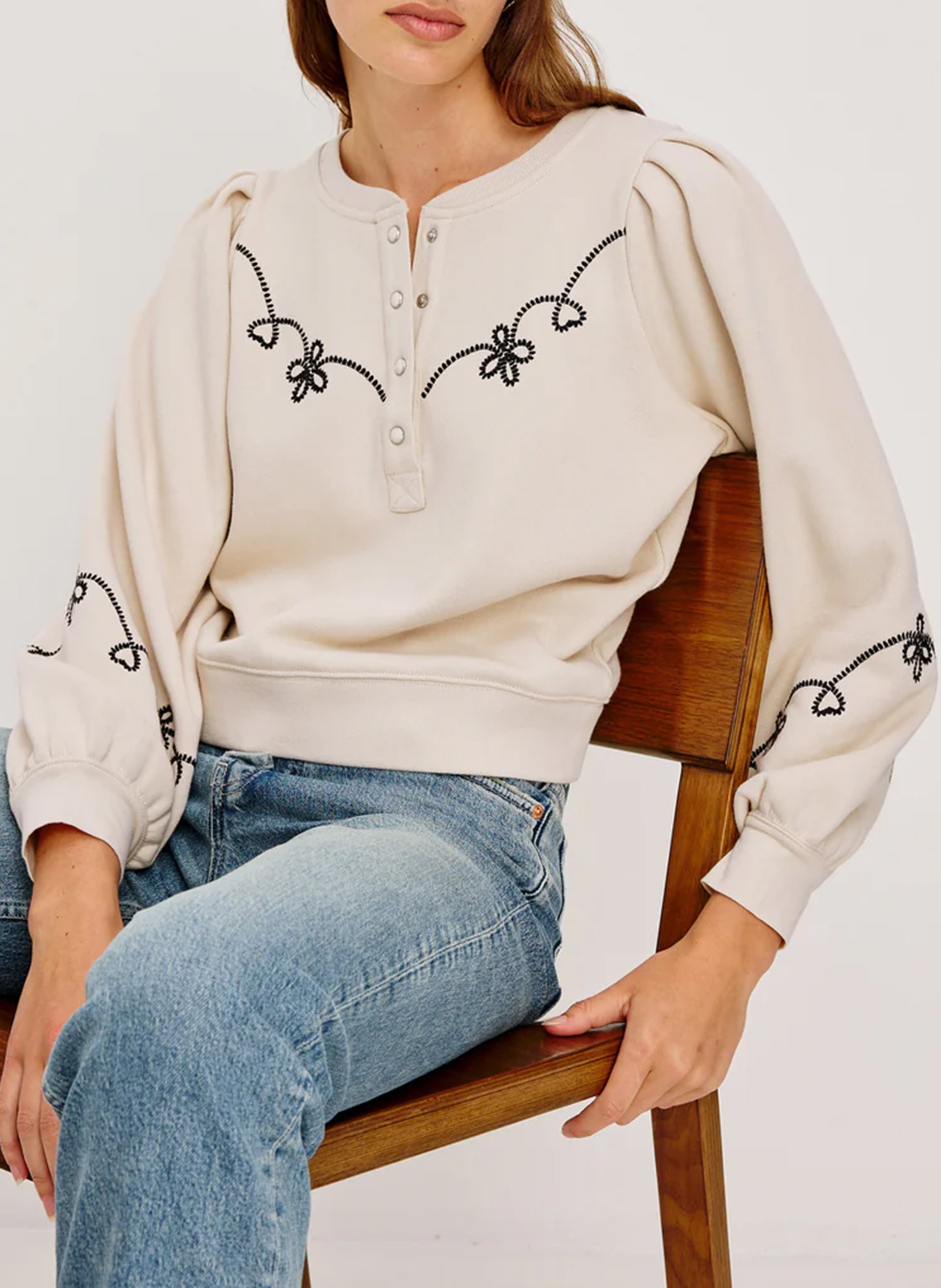 Sweat droit brodé à manches bouffantes RAILS Beige