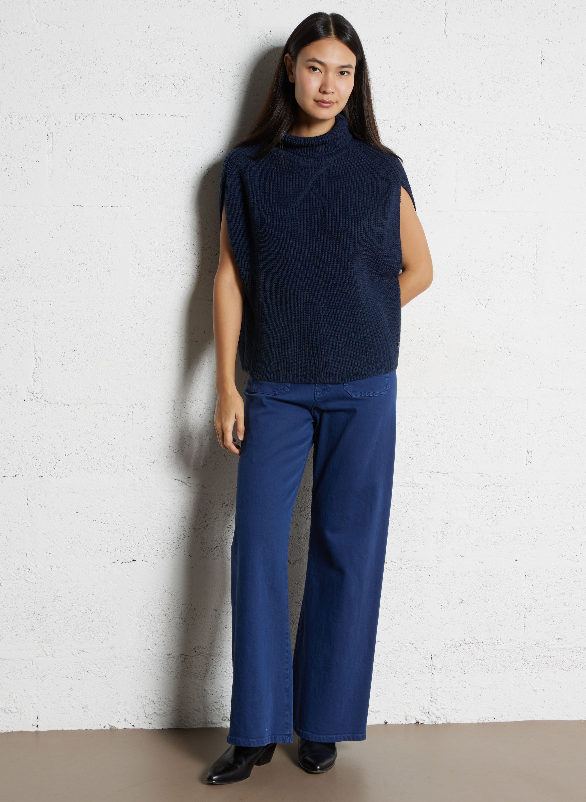 Pull oversize col roulé PLEASE Bleu