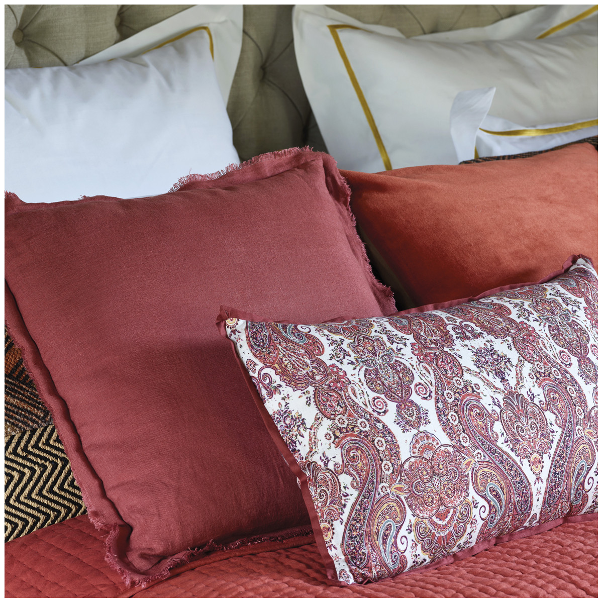 Linen cushion BLANC D'IVOIRE Red