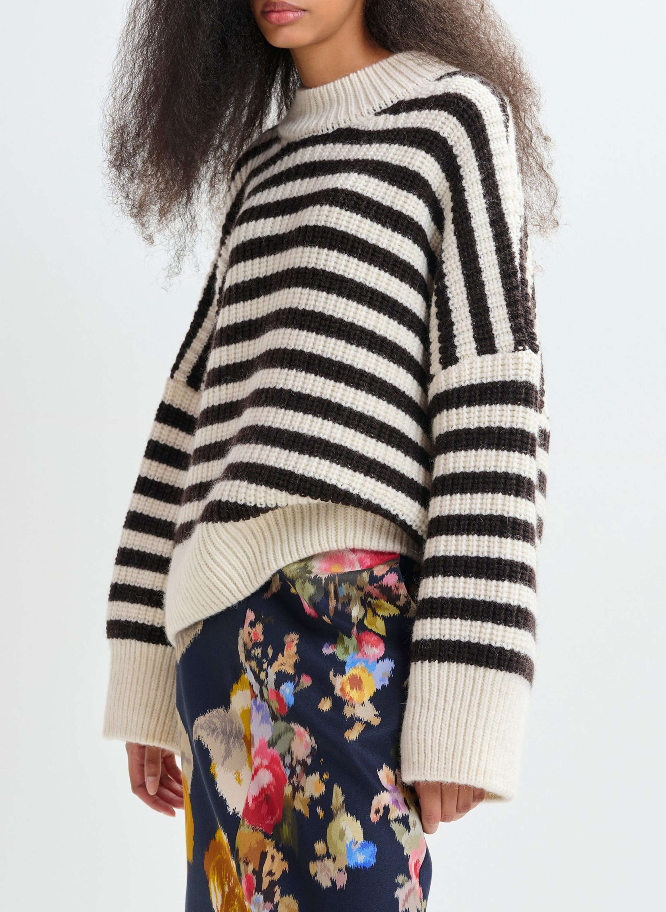 Pull oversize col rond en laine et alpaga ESSENTIEL ANTWERP Blanc