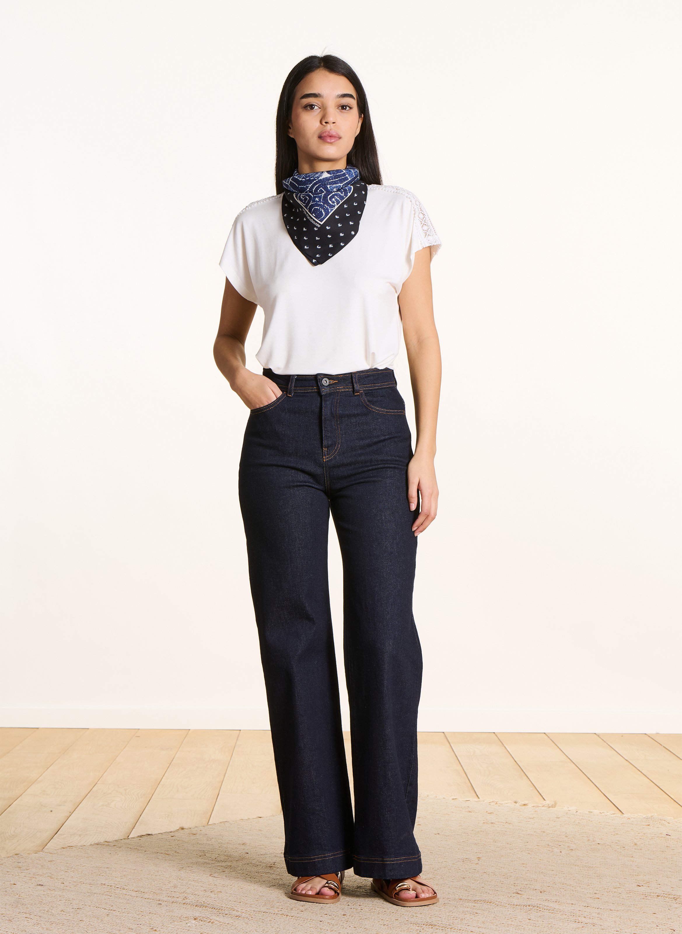 Attitude - Seidenfoulard mit Aufdruck LA FEE MARABOUTEE Blau