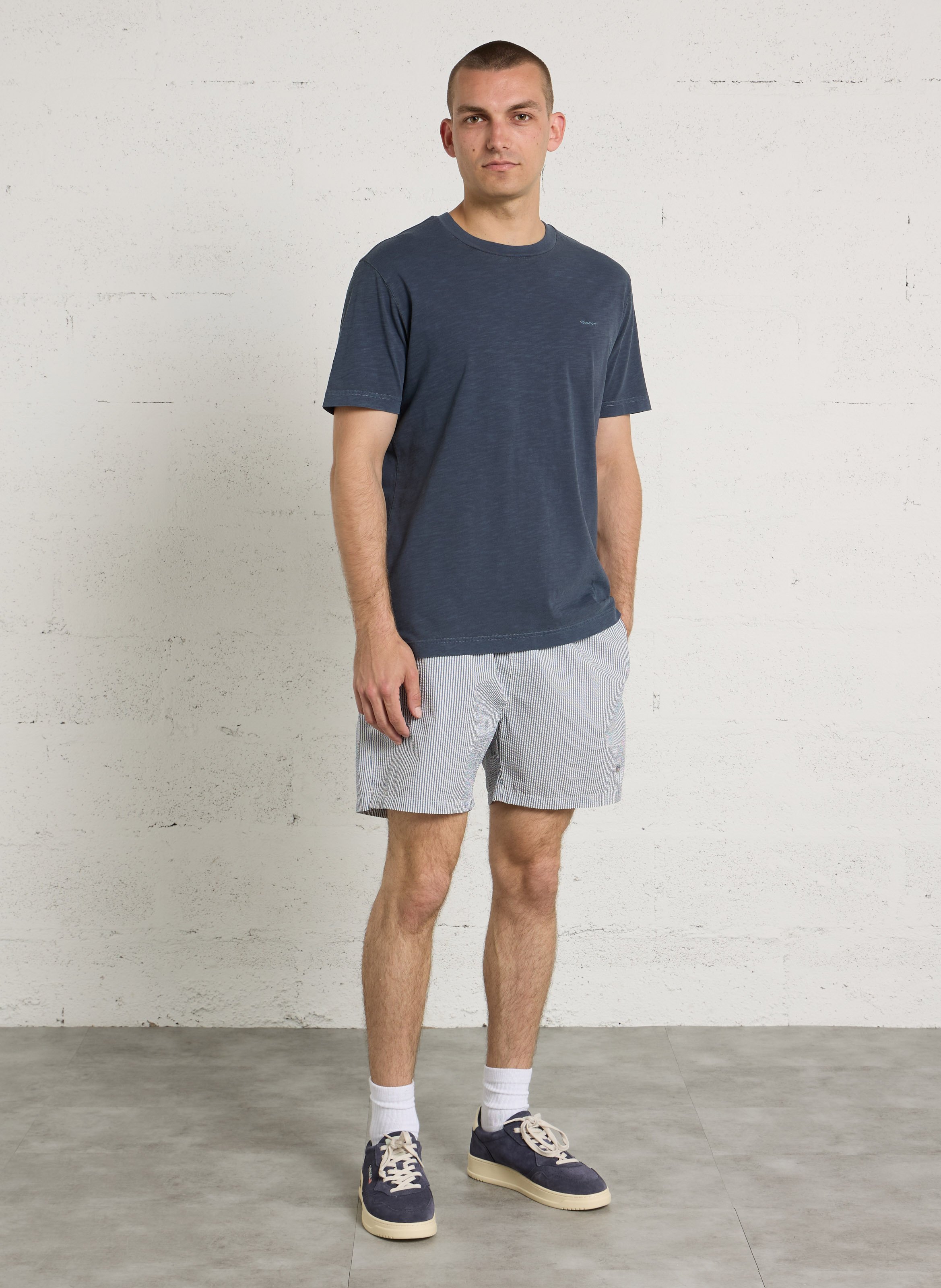 Staright embroidered round-neck cotton T-shirt GANT Blue