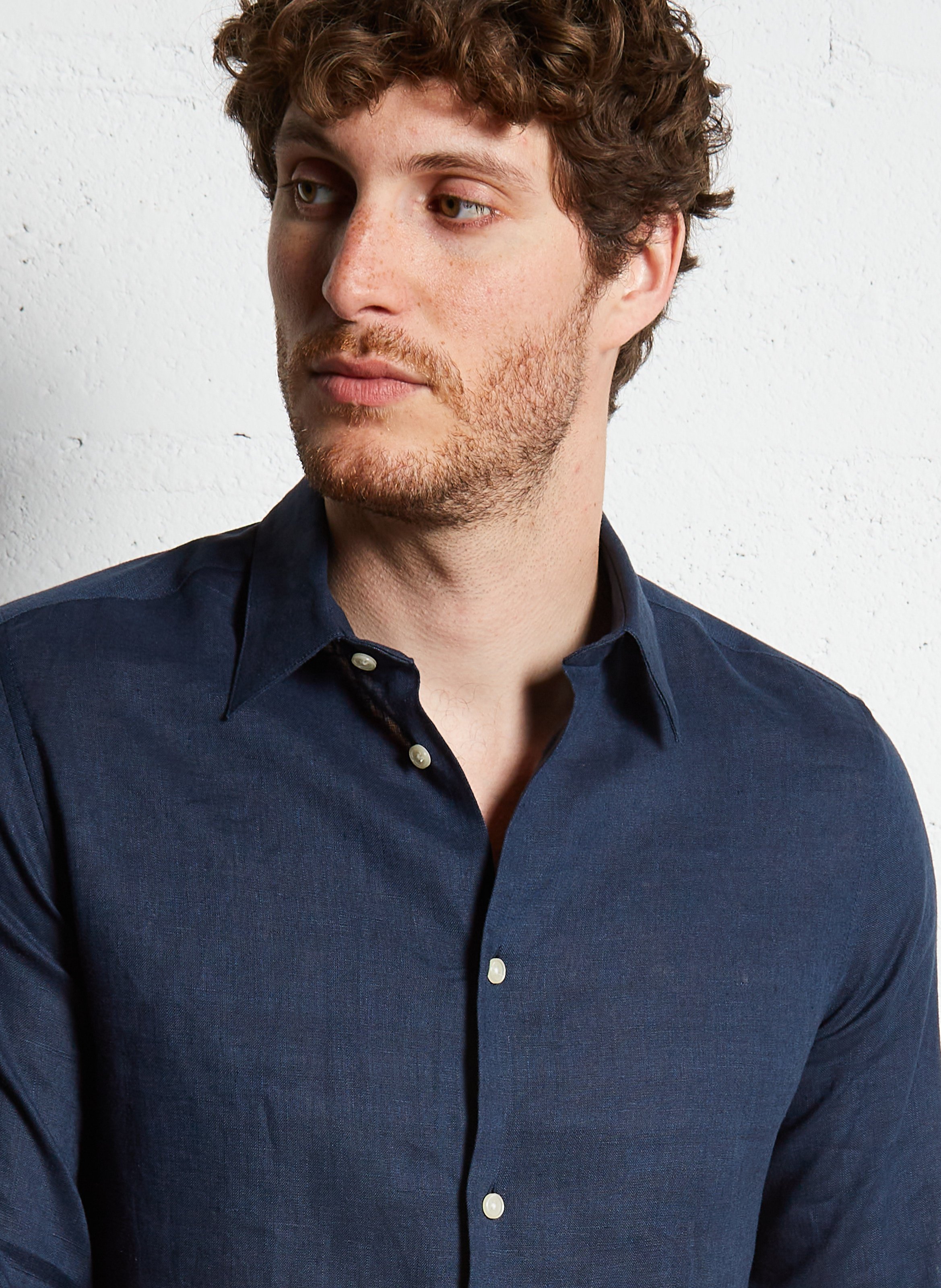 Gerade geschnittene Leinenbluse mit V-Dekolleté und Taschen AU PRINTEMPS PARIS Blau