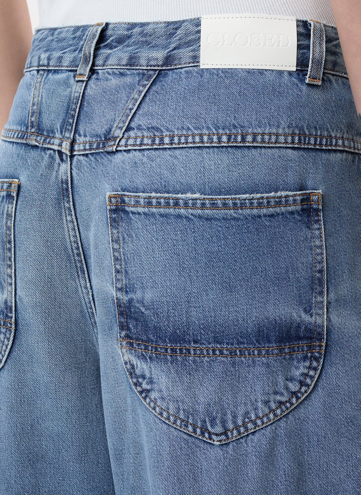 High-waisted straight leg jeans with cutouts CLOSED Blue